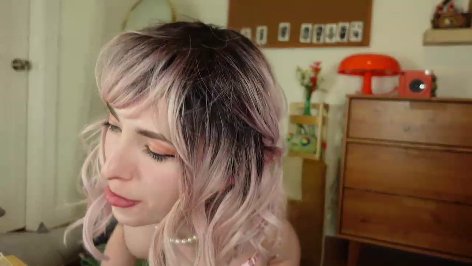 Gallery image thumbnail from Bday_Blue's myfreecams stream on, 05/31/2023, 03:02 image 8 of 20