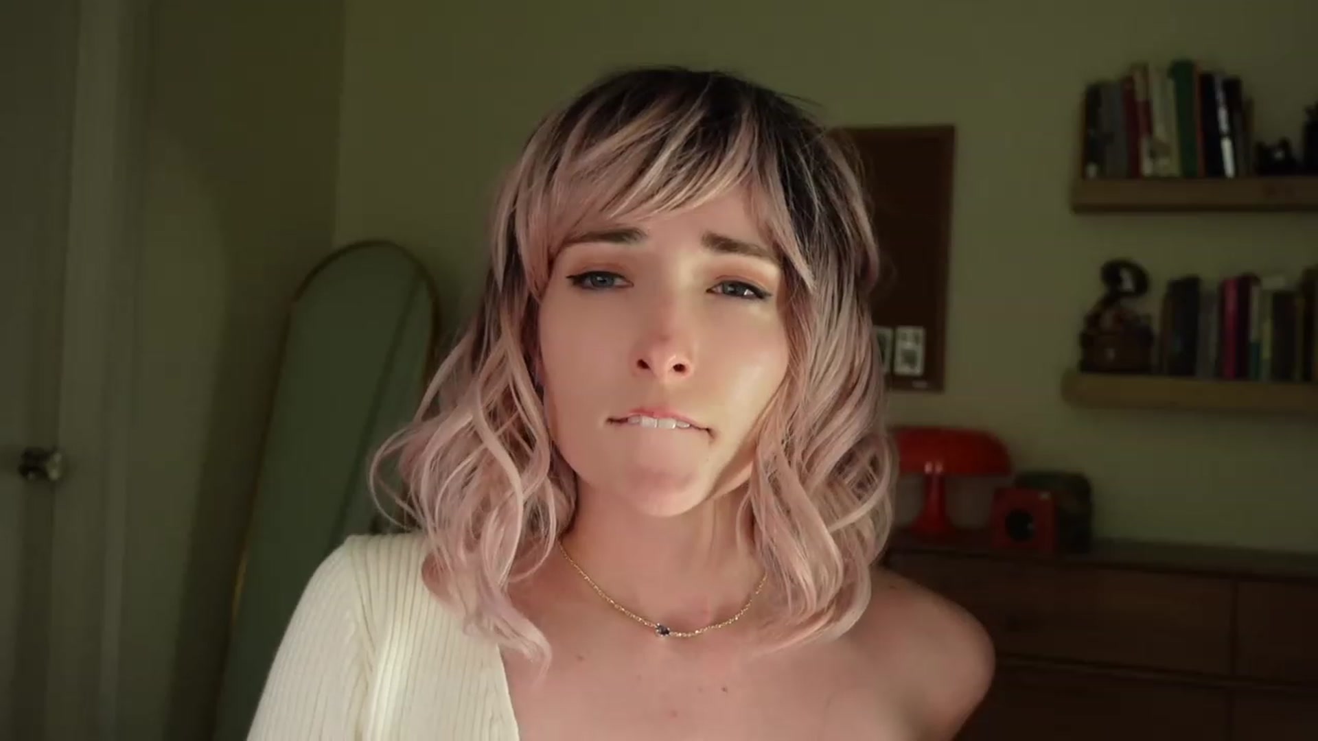 Gallery image thumbnail from Bday_Blue's myfreecams stream on, 06/01/2023, 07:06 image 18 of 20