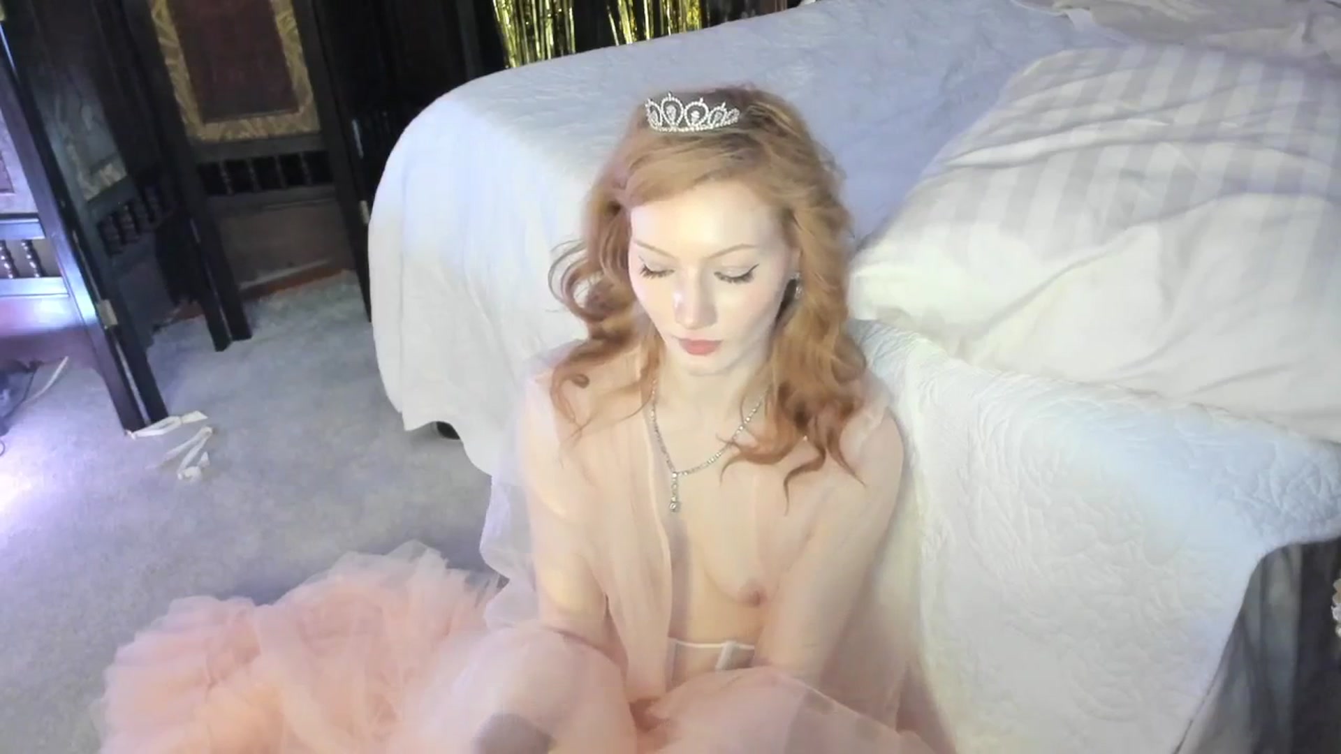 Gallery image thumbnail from Bday_Cashmere's myfreecams stream on, 04/01/2025, 08:10 image 4 of 20