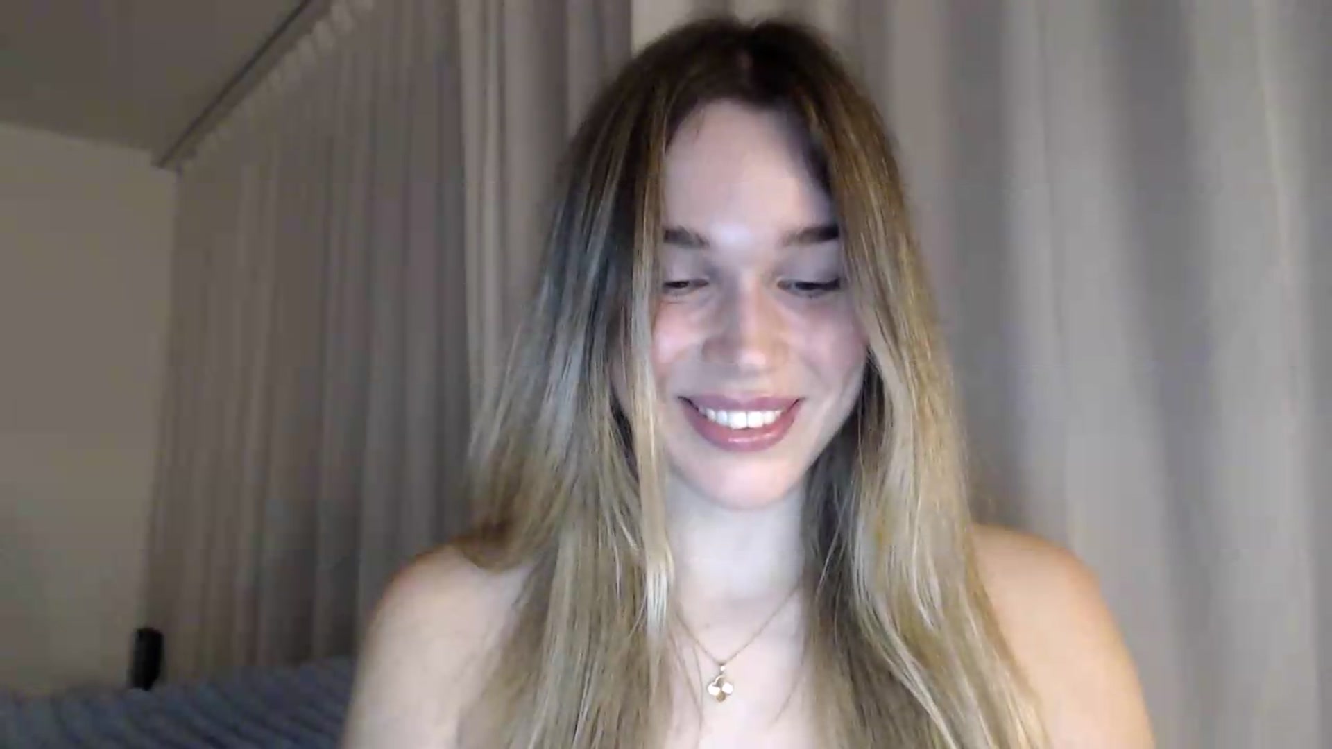 Gallery image thumbnail from Bday_Cassie's myfreecams stream on, 08/25/2026, 18:29 image 15 of 20