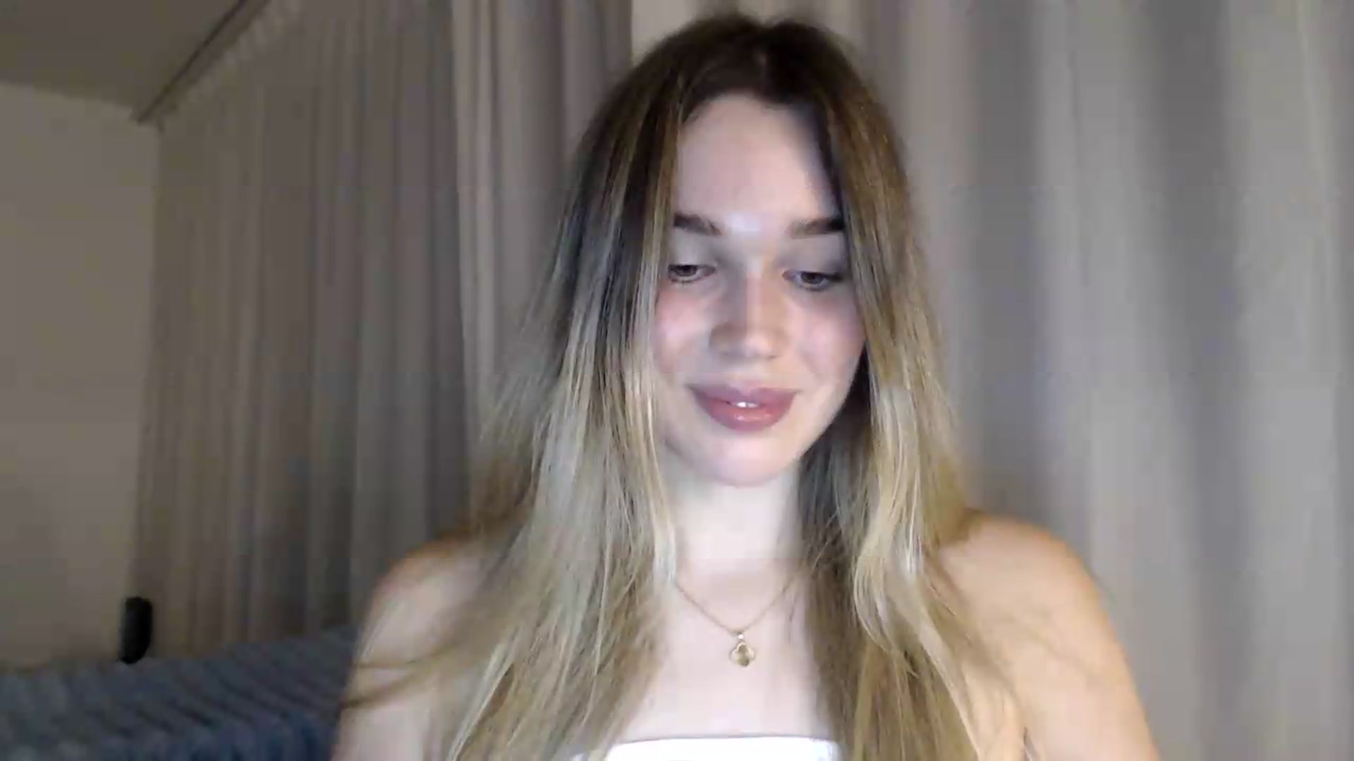 Gallery image thumbnail from Bday_Cassie's myfreecams stream on, 08/25/2026, 18:29 image 12 of 20