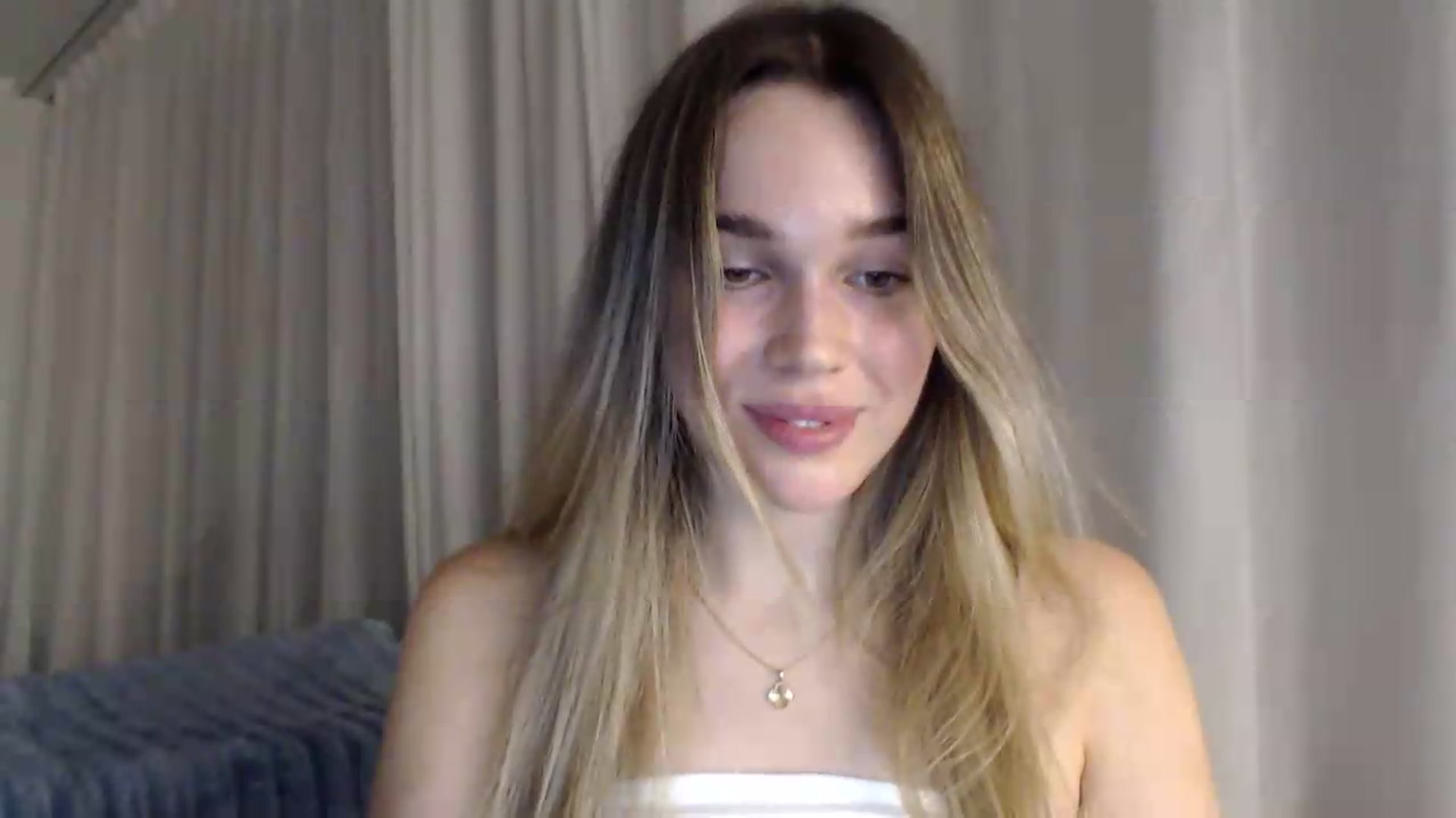 Gallery image thumbnail from Bday_Cassie's myfreecams stream on, 08/30/2026, 20:28 image 17 of 20