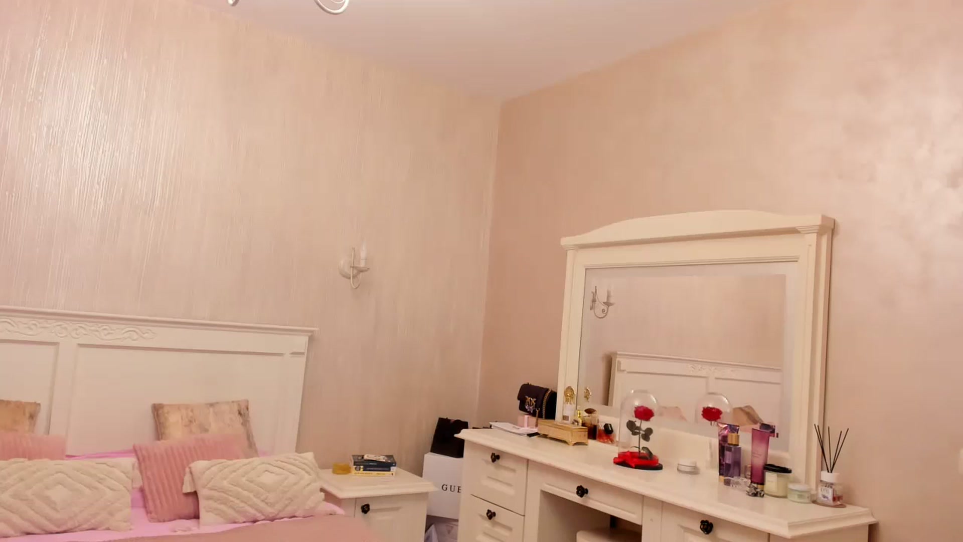 Gallery image thumbnail from Bday_Charmy's myfreecams stream on, 05/15/2024, 07:01 image 19 of 20