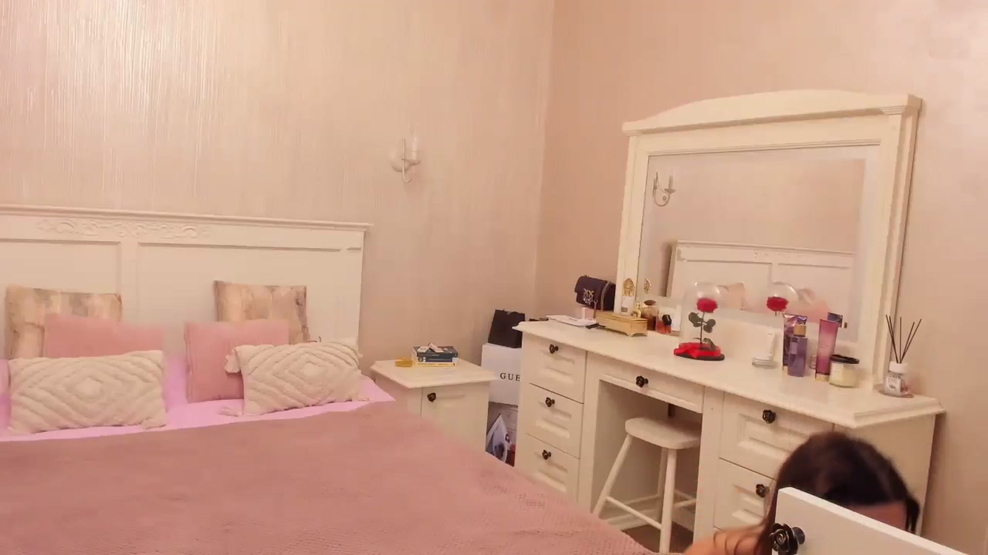 Gallery image thumbnail from Bday_Charmy's myfreecams stream on, 05/19/2024, 21:01 image 12 of 20