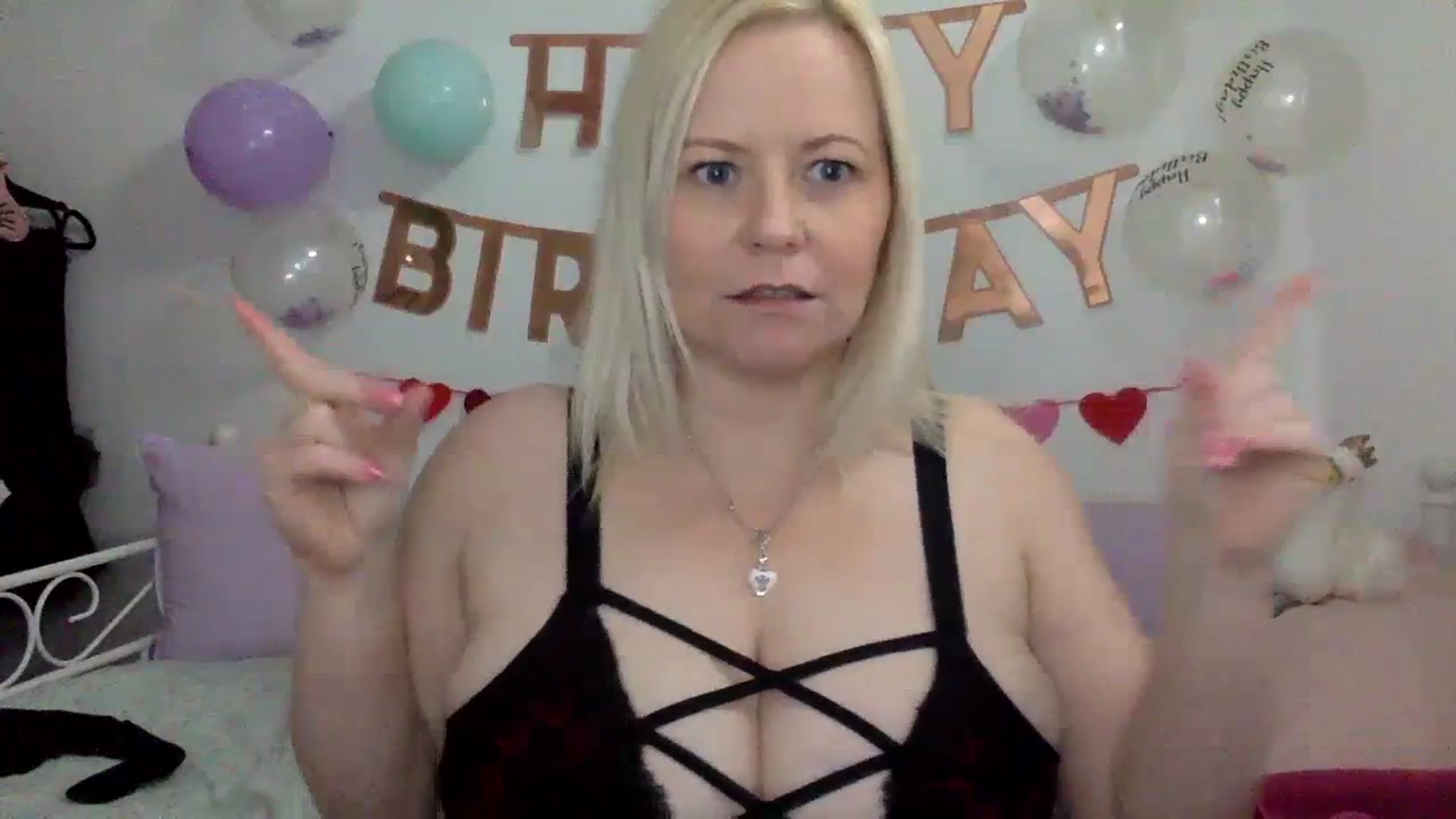 Gallery image thumbnail from Bday_Khloe's myfreecams stream on, 04/01/2024, 13:49 image 5 of 20