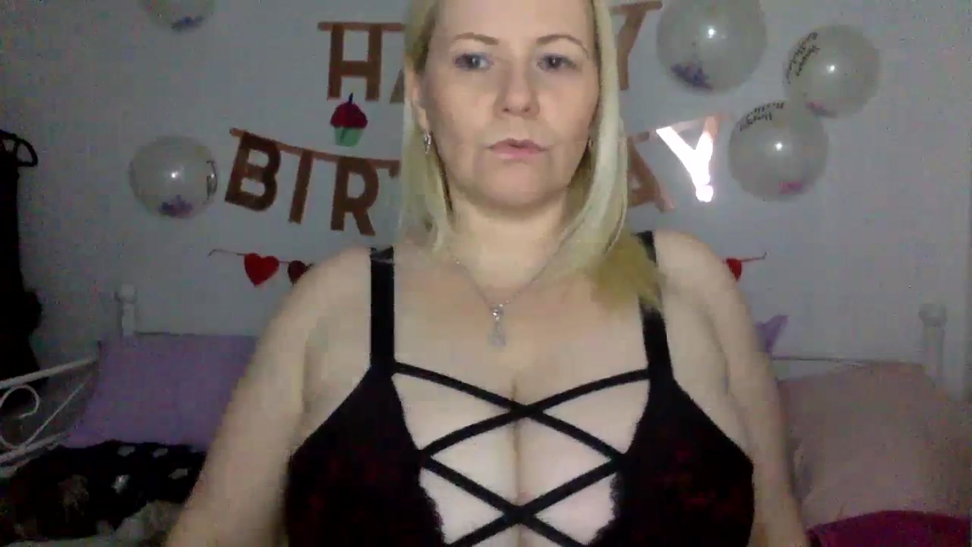 Gallery image thumbnail from Bday_Khloe's myfreecams stream on, 04/03/2024, 13:38 image 10 of 20
