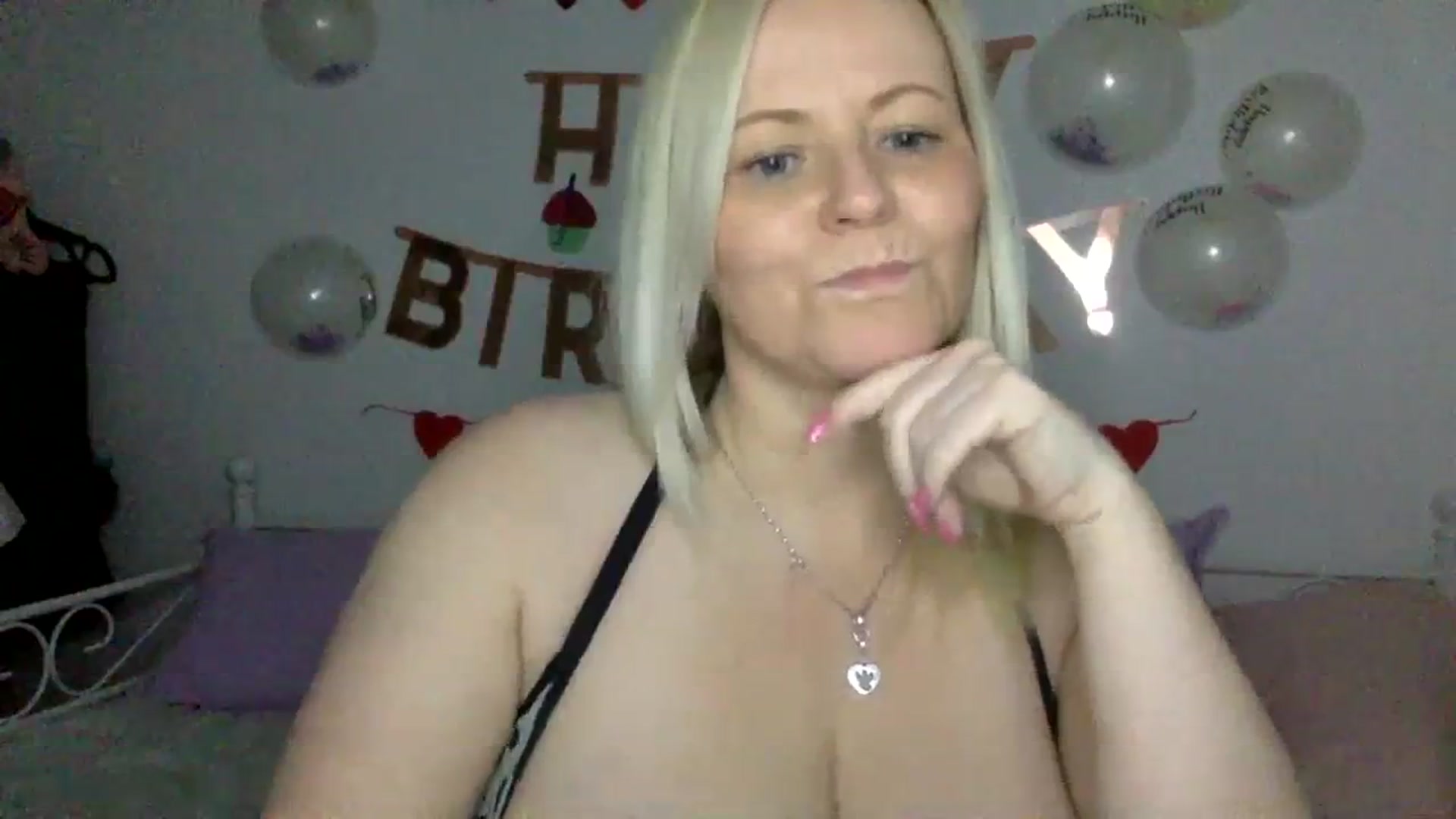 Gallery image thumbnail from Bday_Khloe's myfreecams stream on, 04/04/2024, 17:05 image 18 of 20