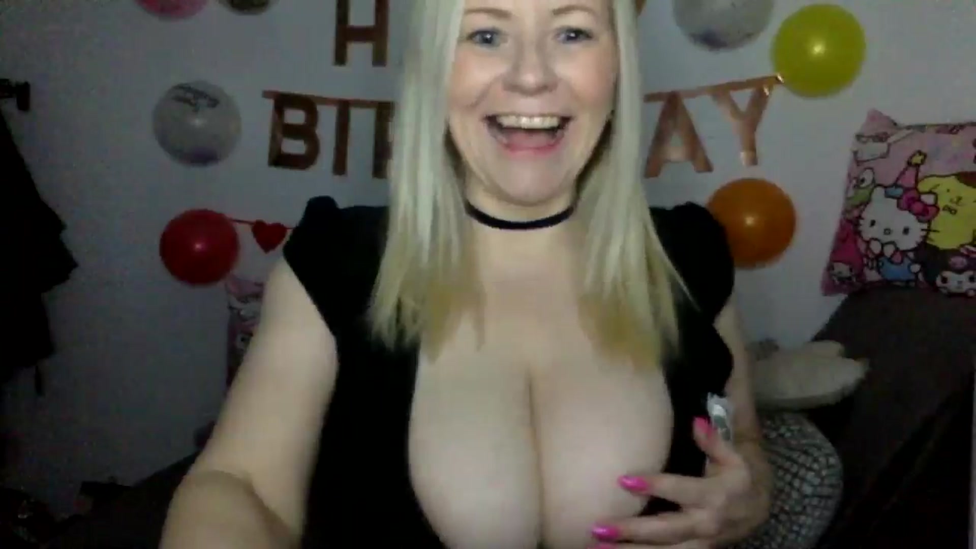 Gallery image thumbnail from Bday_Khloe's myfreecams stream on, 04/05/2025, 04:57 image 15 of 20