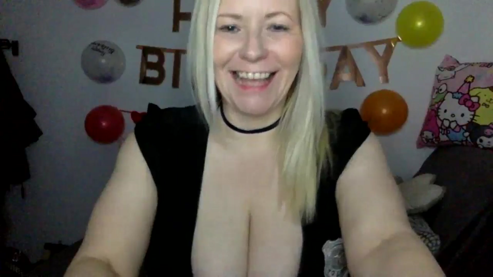 Gallery image thumbnail from Bday_Khloe's myfreecams stream on, 04/05/2025, 06:20 image 11 of 20
