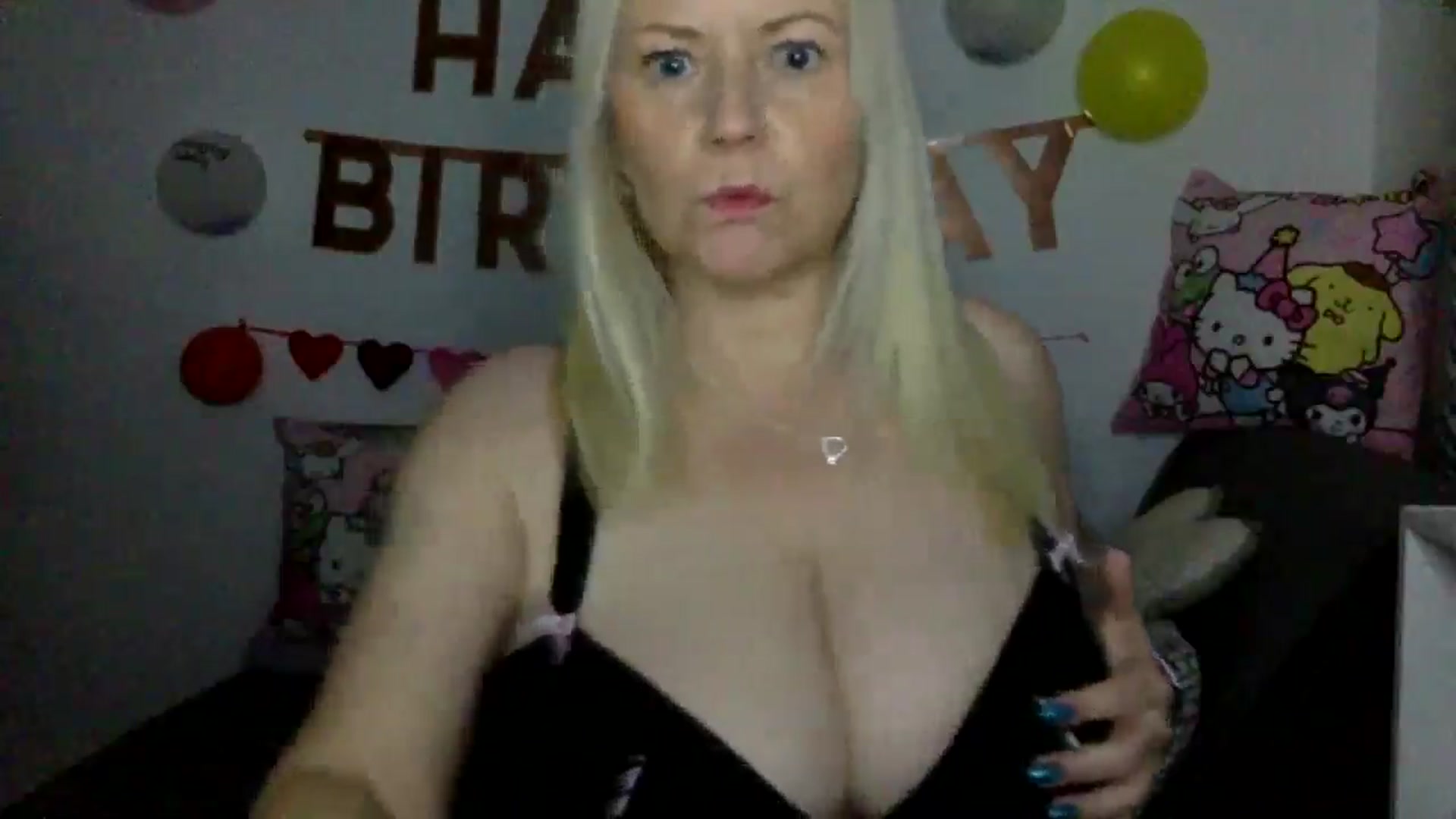 Gallery image thumbnail from Bday_Khloe's myfreecams stream on, 04/18/2025, 21:22 image 11 of 20