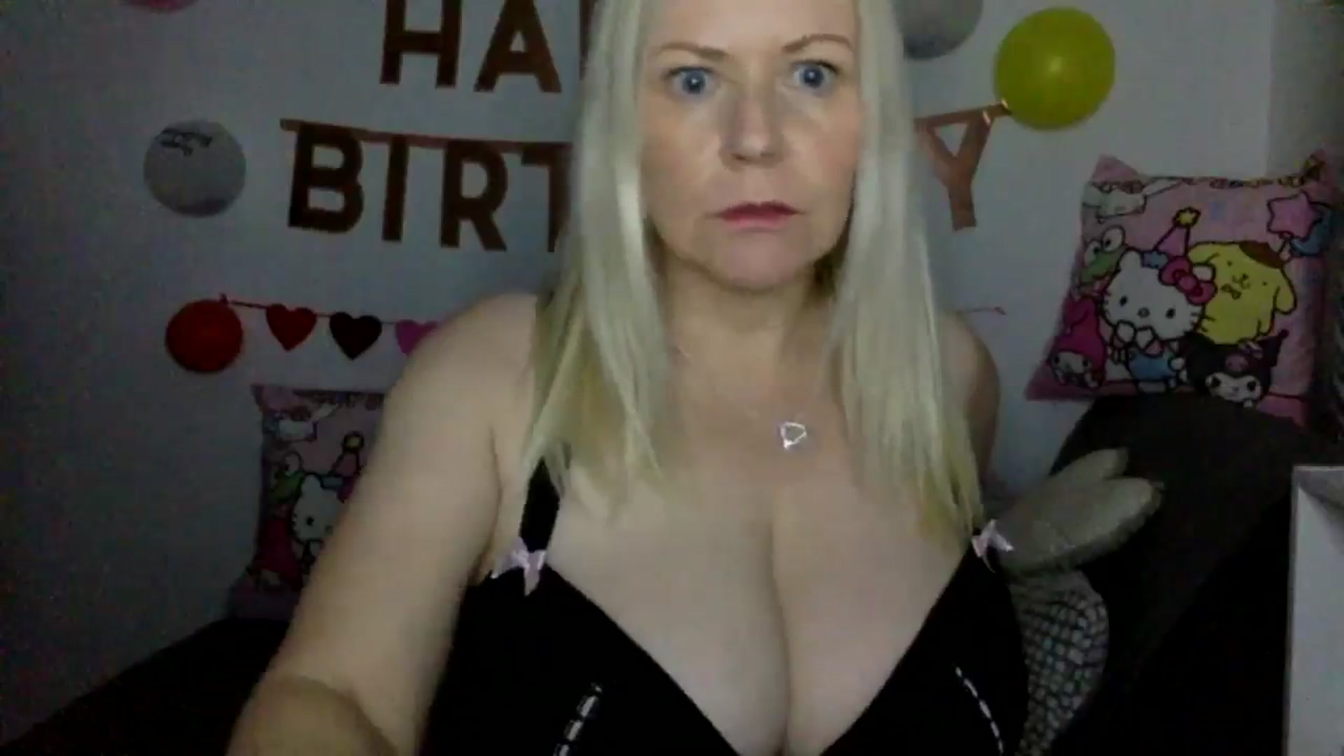 Gallery image thumbnail from Bday_Khloe's myfreecams stream on, 04/18/2025, 21:22 image 17 of 20