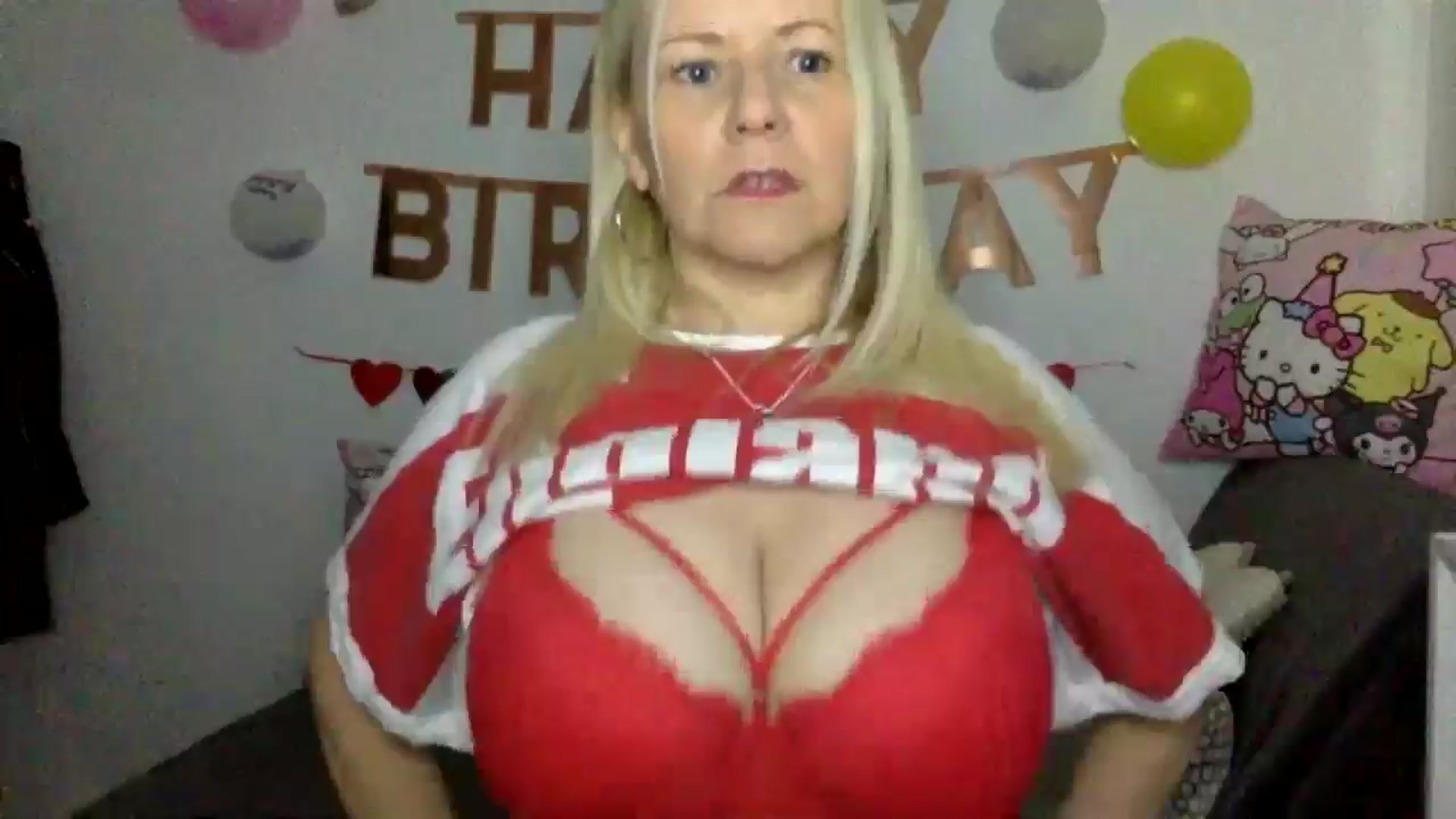 Gallery image thumbnail from Bday_Khloe's myfreecams stream on, 04/23/2025, 14:23 image 4 of 20