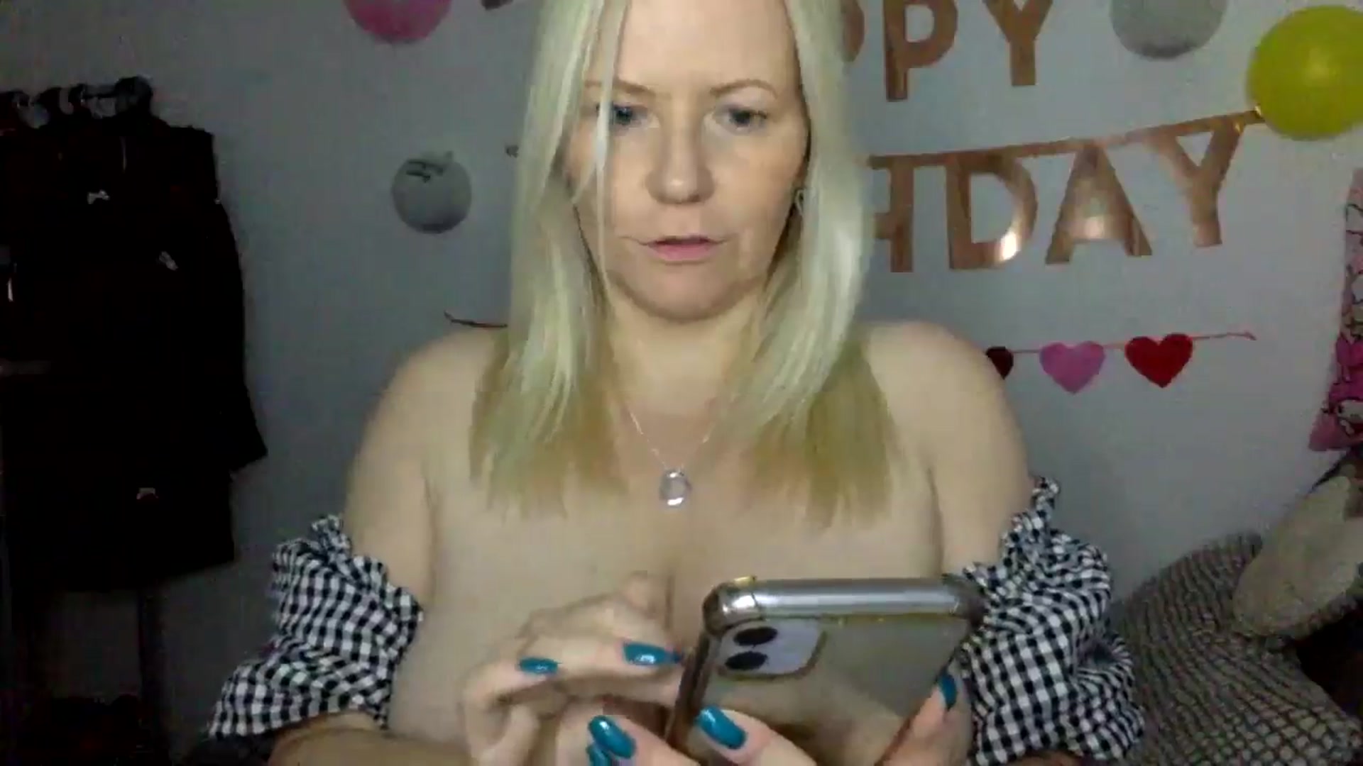 Gallery image thumbnail from Bday_Khloe's myfreecams stream on, 04/25/2025, 17:46 image 10 of 20