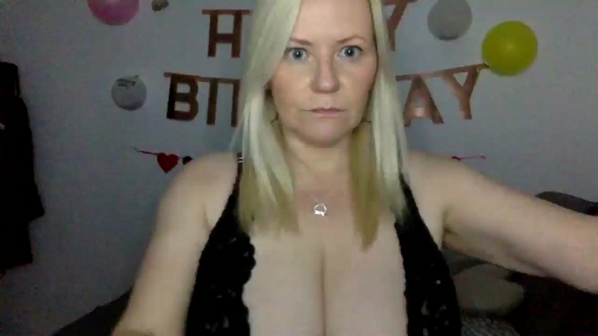Gallery image thumbnail from Bday_Khloe's myfreecams stream on, 04/27/2025, 21:54 image 13 of 20