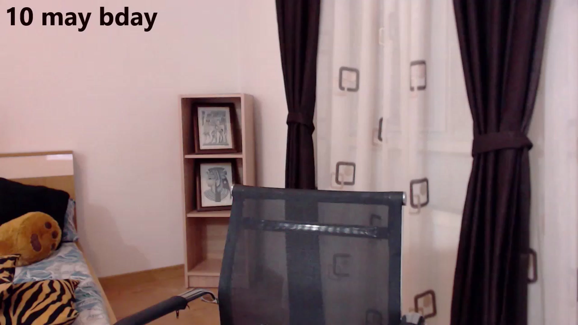 Gallery image thumbnail from Bday_Lory's myfreecams stream on, 05/09/2023, 01:05 image 15 of 20