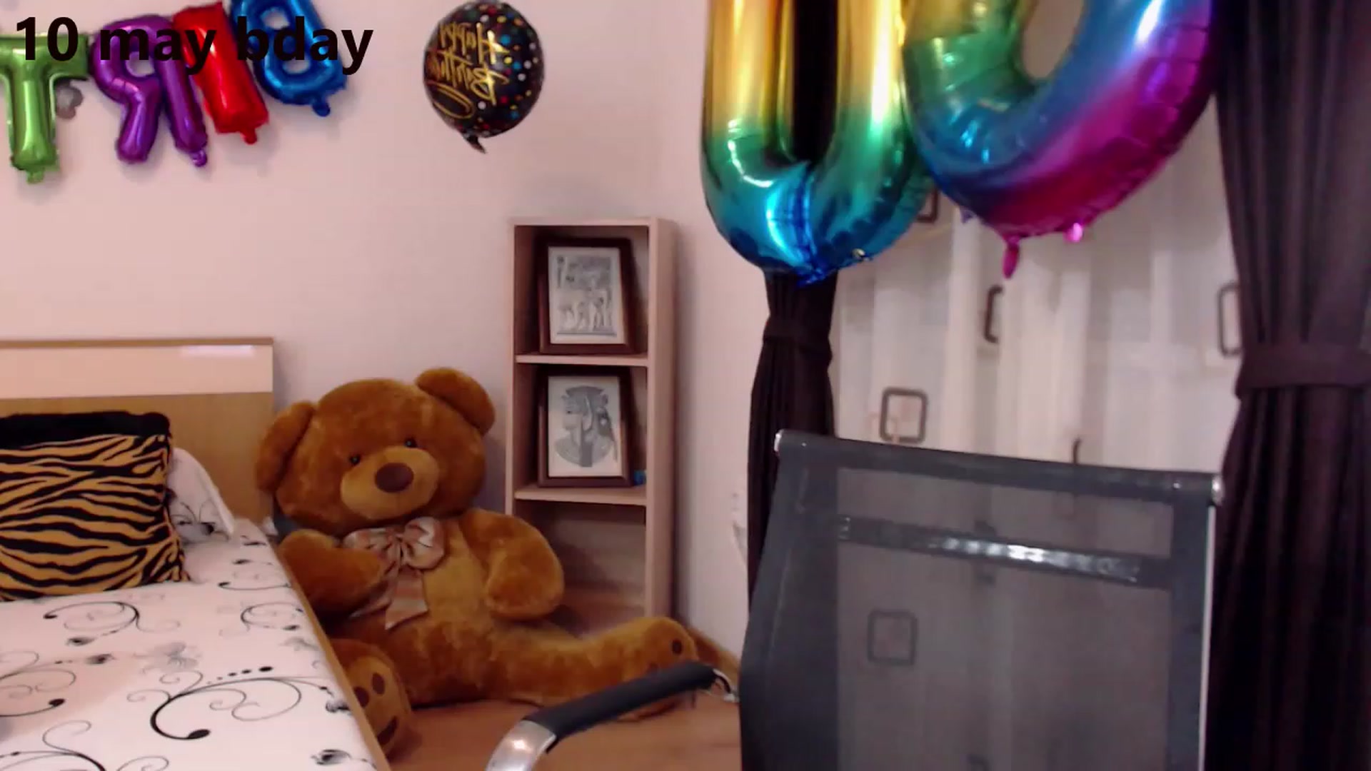 Gallery image thumbnail from Bday_Lory's myfreecams stream on, 05/09/2023, 22:02 image 8 of 20