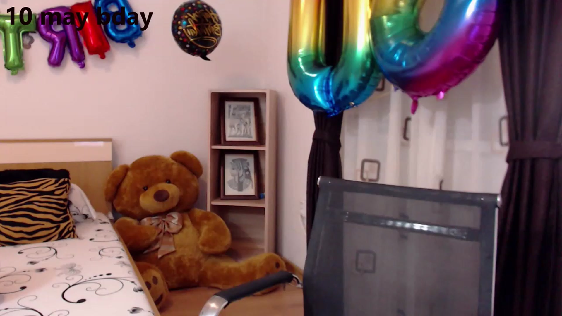 Gallery image thumbnail from Bday_Lory's myfreecams stream on, 05/09/2023, 22:02 image 7 of 20