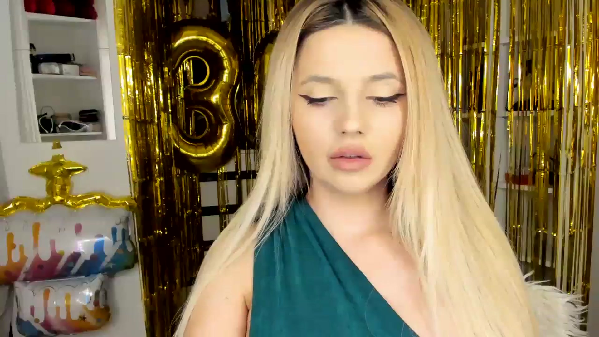 Gallery image thumbnail from Bday_Lusi's myfreecams stream on, 04/08/2024, 24:02 image 19 of 20