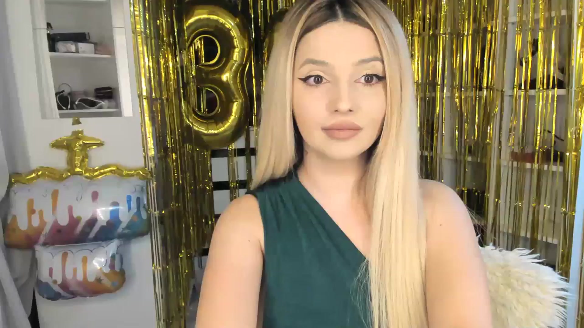 Gallery image thumbnail from Bday_Lusi's myfreecams stream on, 04/08/2024, 24:02 image 1 of 20
