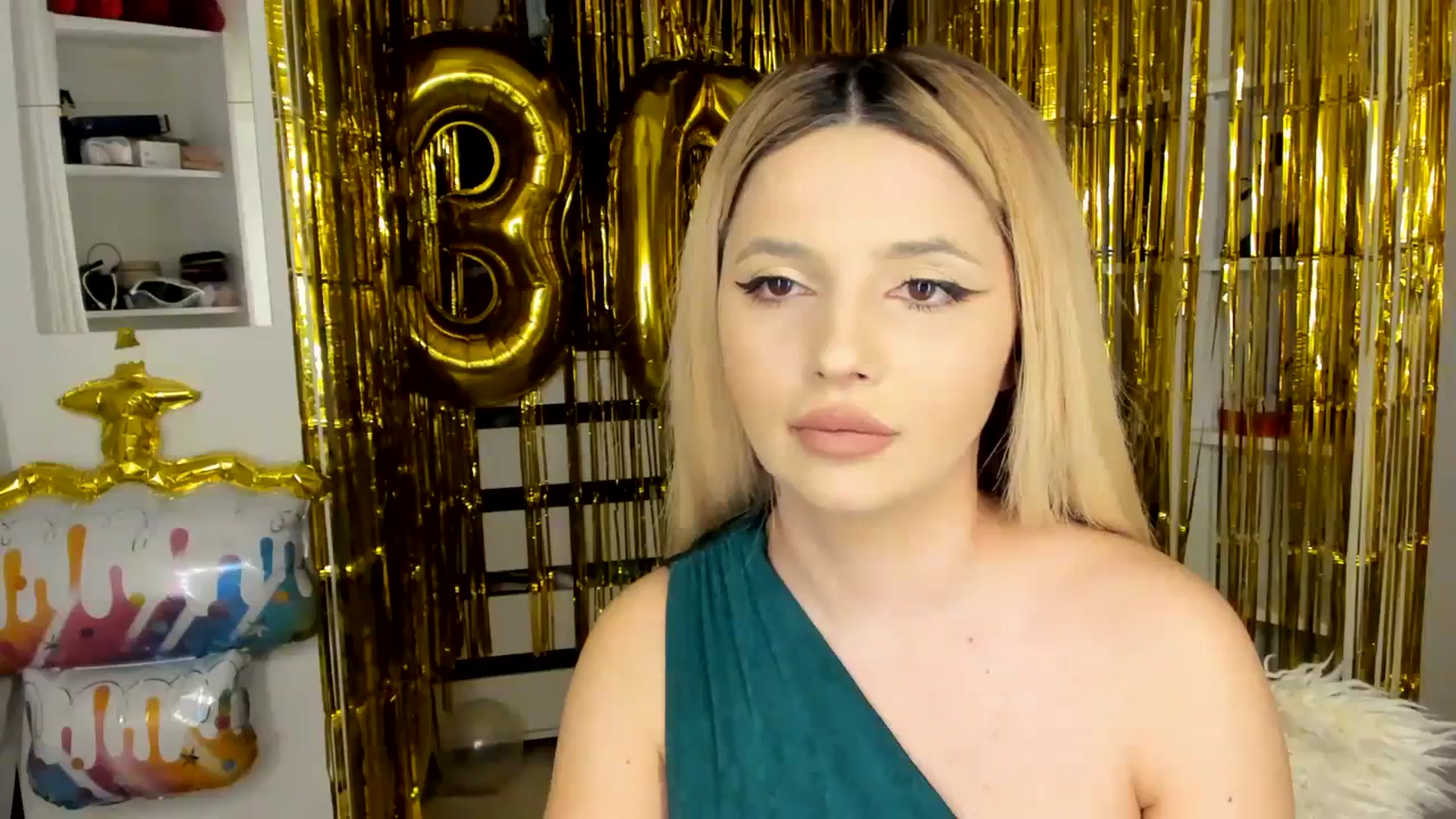 Gallery image thumbnail from Bday_Lusi's myfreecams stream on, 04/08/2024, 24:02 image 15 of 20