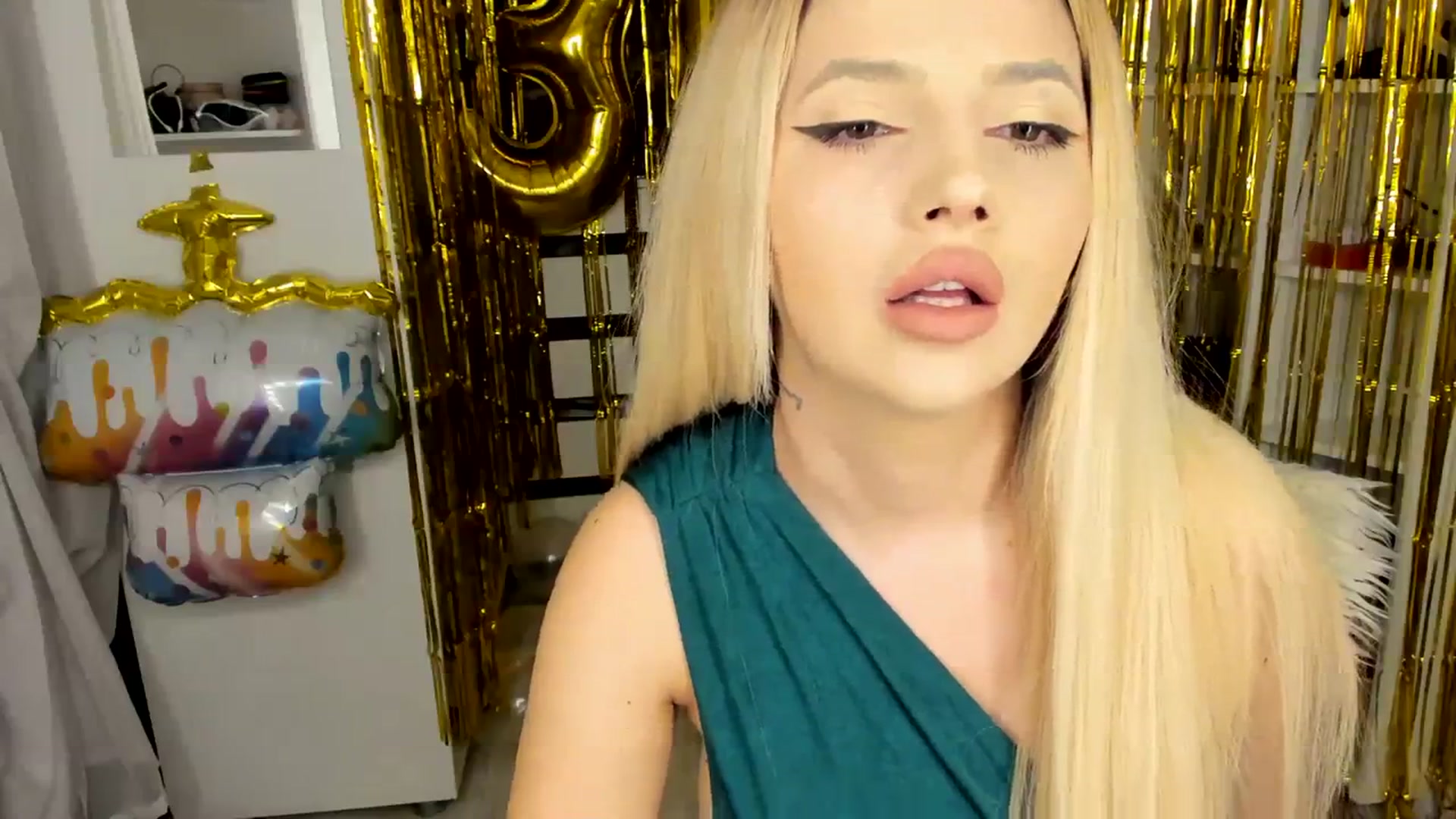 Gallery image thumbnail from Bday_Lusi's myfreecams stream on, 04/08/2024, 24:02 image 4 of 20