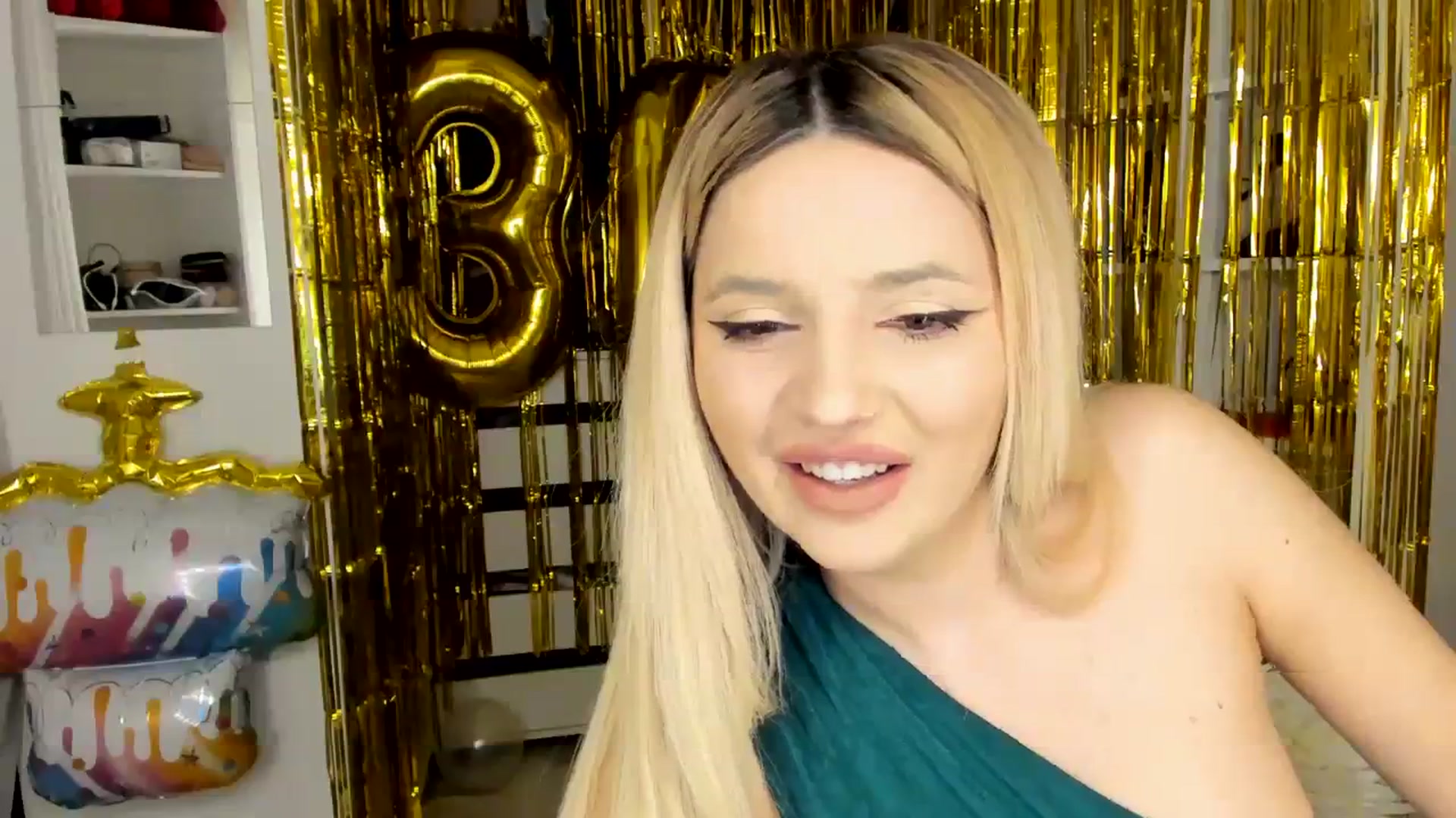 Gallery image thumbnail from Bday_Lusi's myfreecams stream on, 04/08/2024, 01:26 image 4 of 20