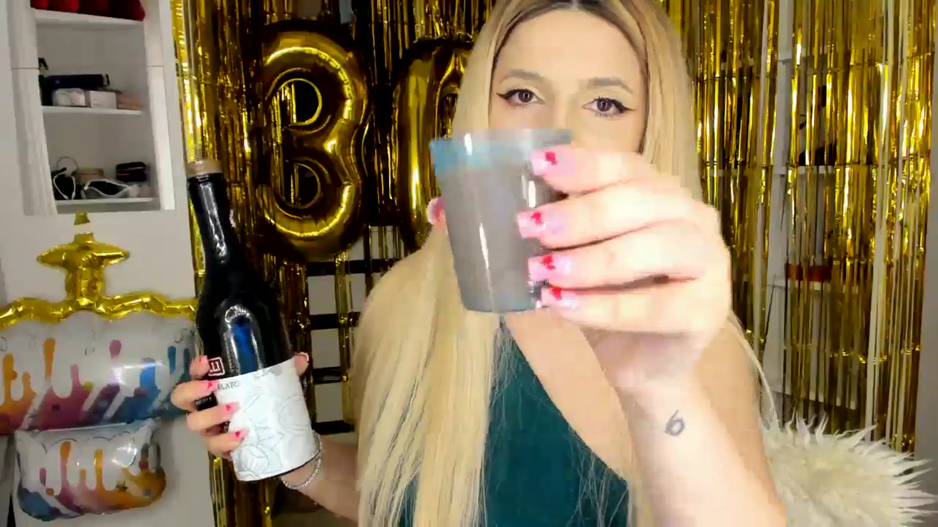 Gallery image thumbnail from Bday_Lusi's myfreecams stream on, 04/08/2024, 01:26 image 3 of 20