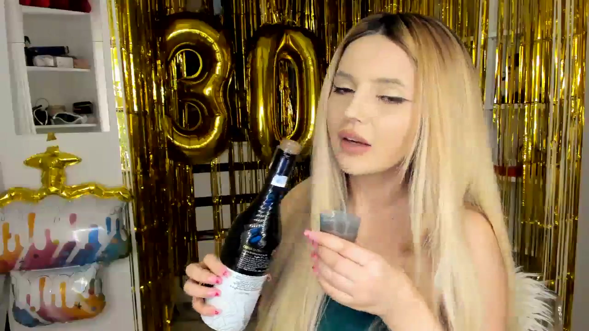 Gallery image thumbnail from Bday_Lusi's myfreecams stream on, 04/08/2024, 01:26 image 7 of 20