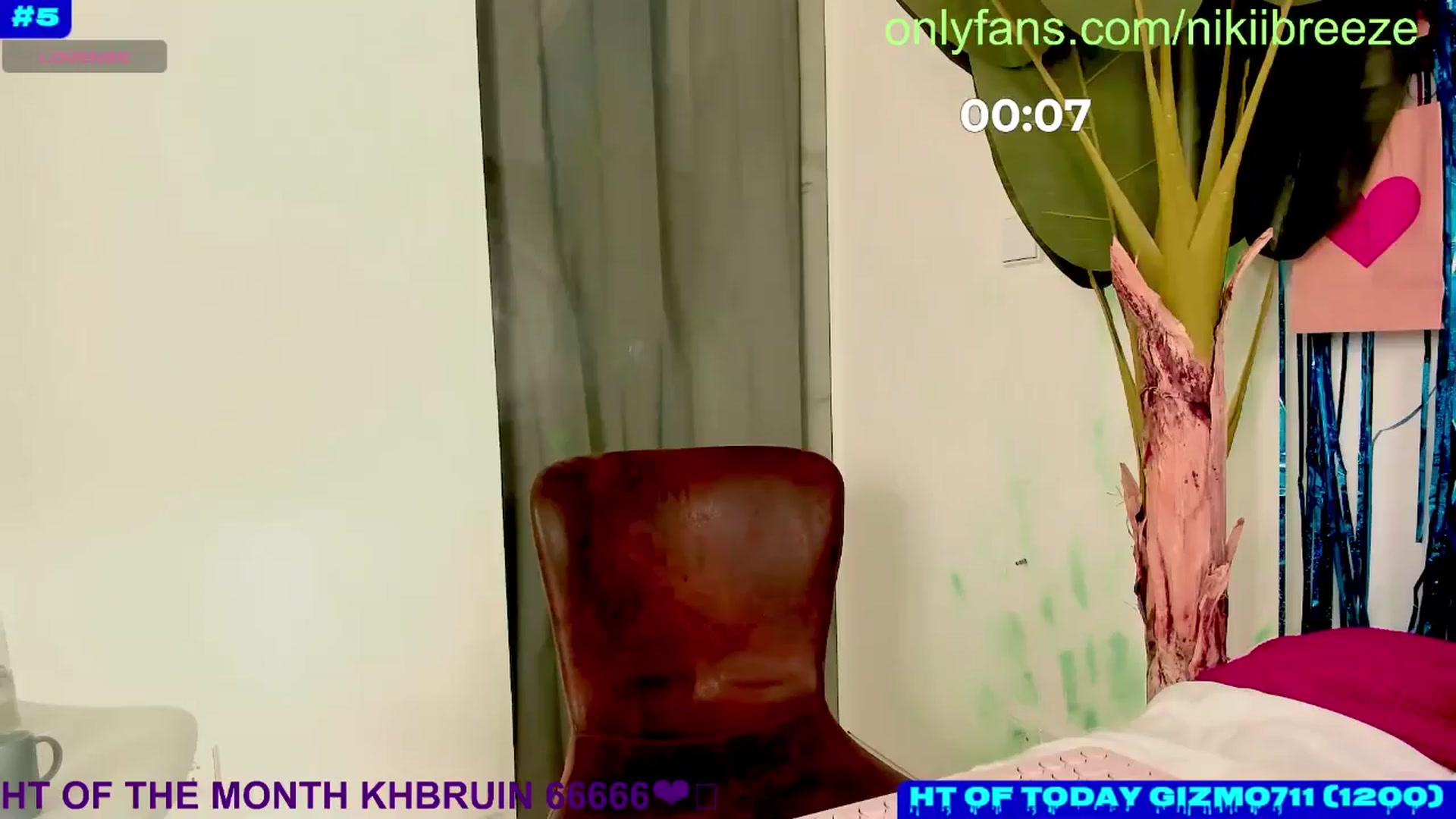 Gallery image thumbnail from Bday_N's myfreecams stream on, 10/13/2024, 18:01 image 5 of 20