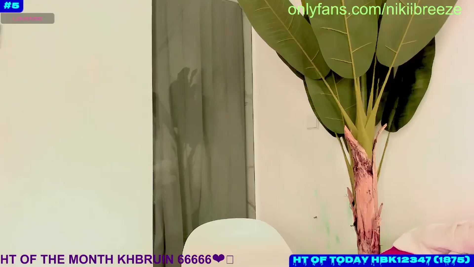 Gallery image thumbnail from Bday_N's myfreecams stream on, 10/16/2024, 01:15 image 17 of 20