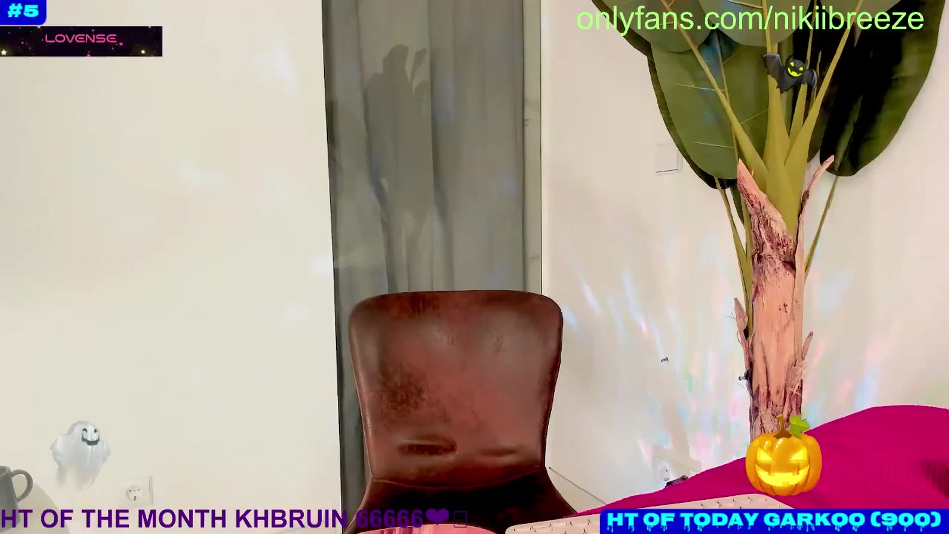 Gallery image thumbnail from Bday_N's myfreecams stream on, 10/16/2024, 23:21 image 17 of 20