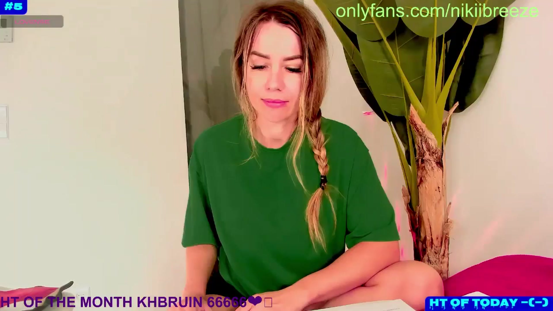 Gallery image thumbnail from Bday_N's myfreecams stream on, 10/20/2024, 19:16 image 3 of 20
