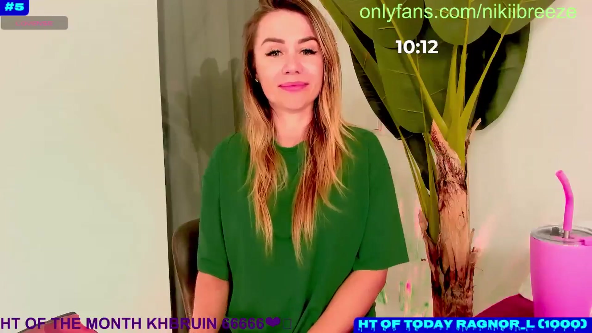 Gallery image thumbnail from Bday_N's myfreecams stream on, 10/21/2024, 01:03 image 19 of 20