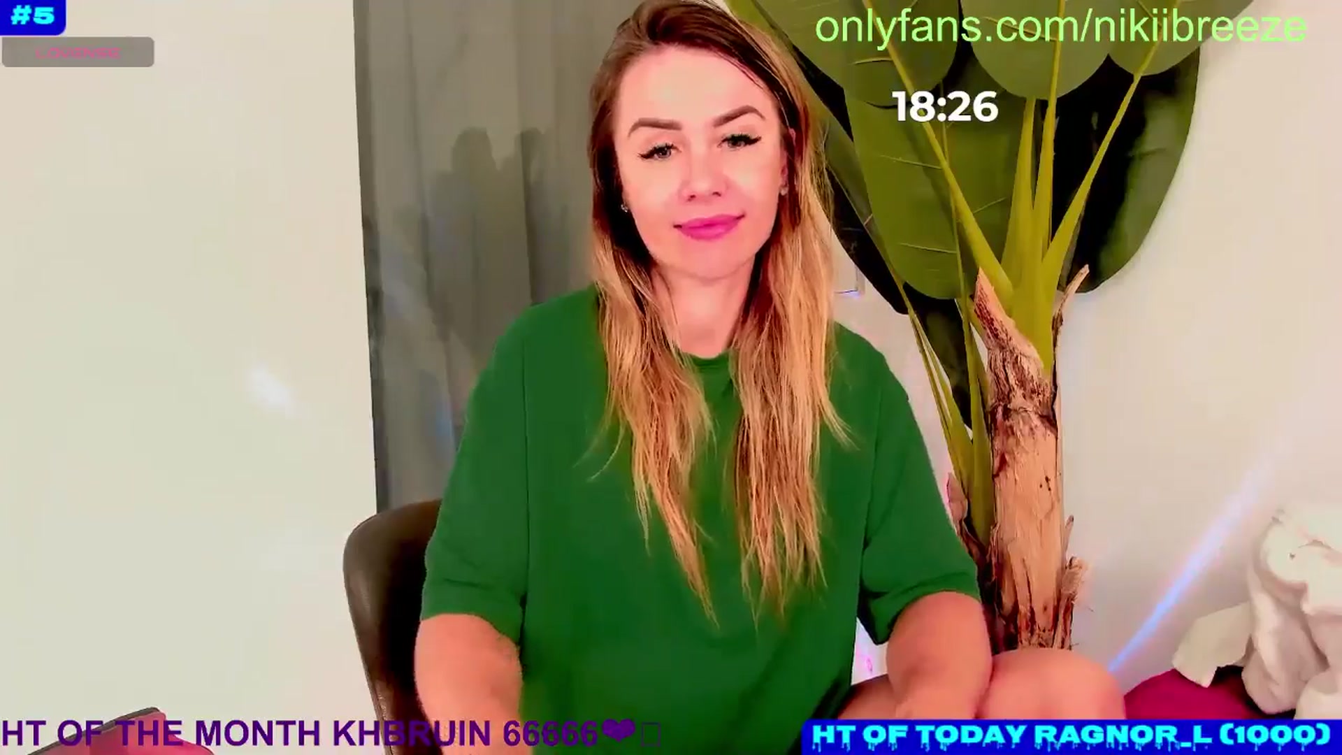 Gallery image thumbnail from Bday_N's myfreecams stream on, 10/21/2024, 01:03 image 18 of 20