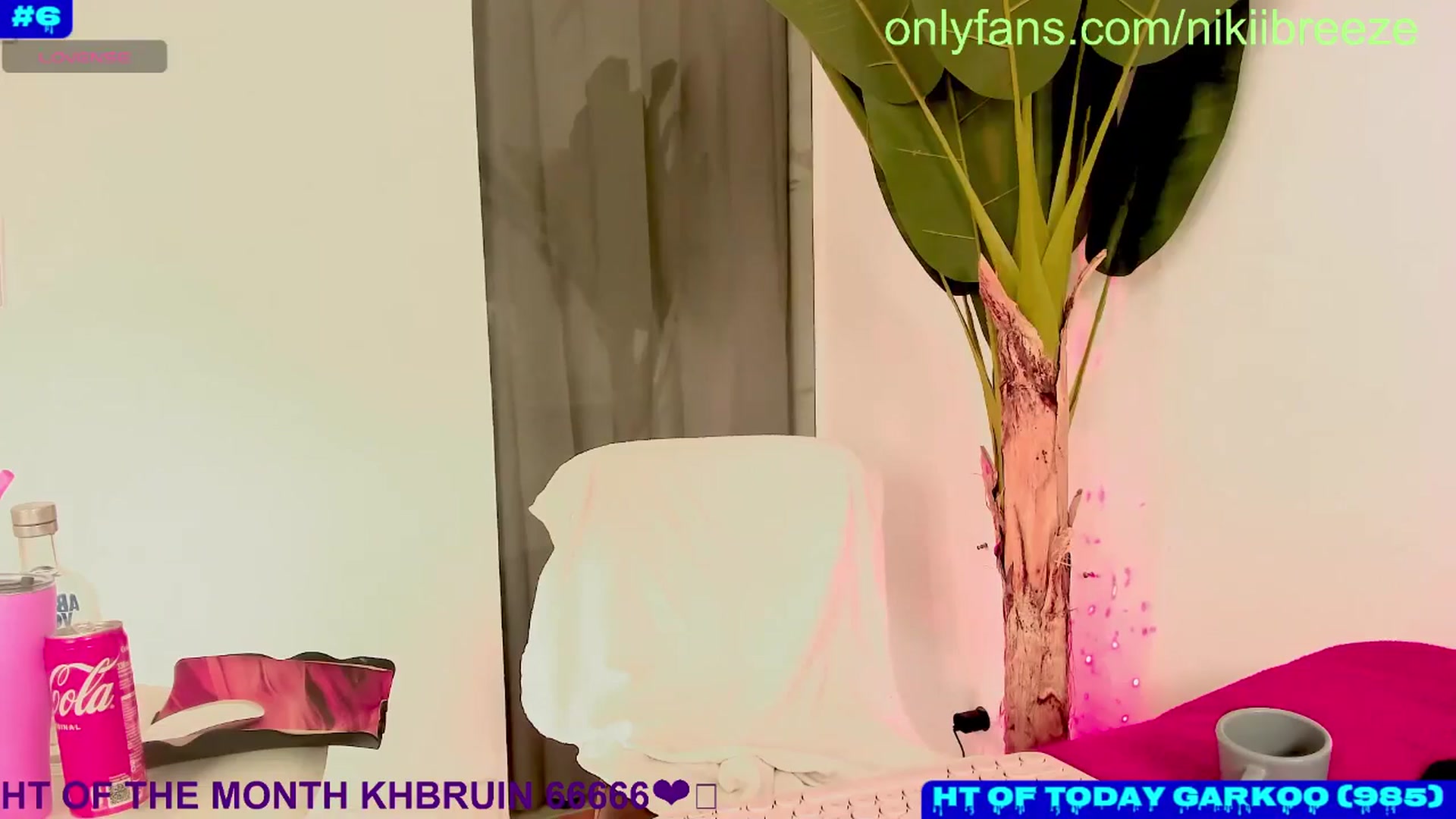 Gallery image thumbnail from Bday_N's myfreecams stream on, 10/23/2024, 01:49 image 8 of 20