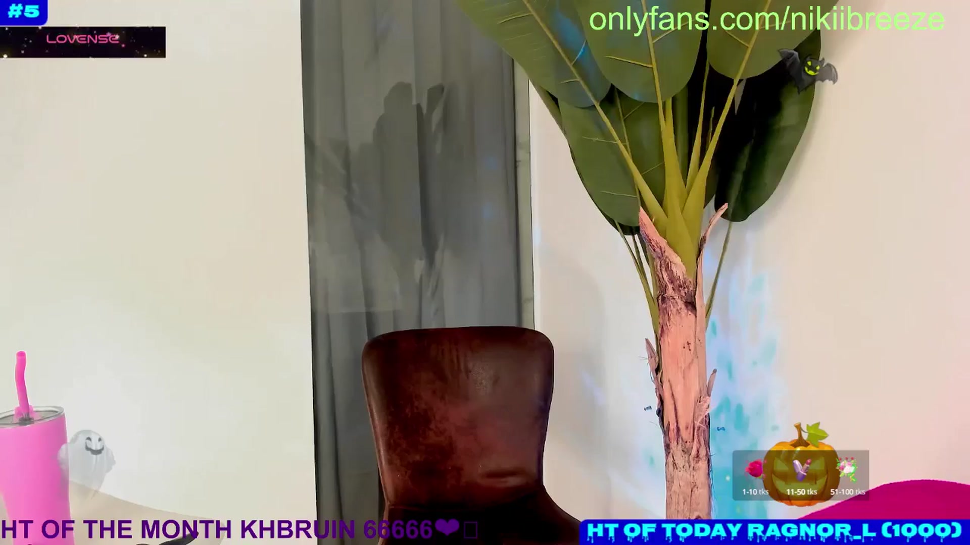 Gallery image thumbnail from Bday_N's myfreecams stream on, 10/23/2024, 20:50 image 8 of 20