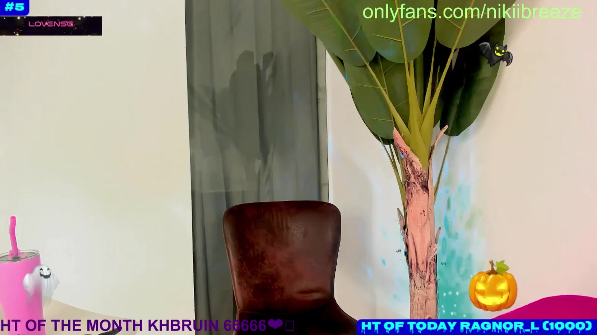 Gallery image thumbnail from Bday_N's myfreecams stream on, 10/23/2024, 20:50 image 10 of 20