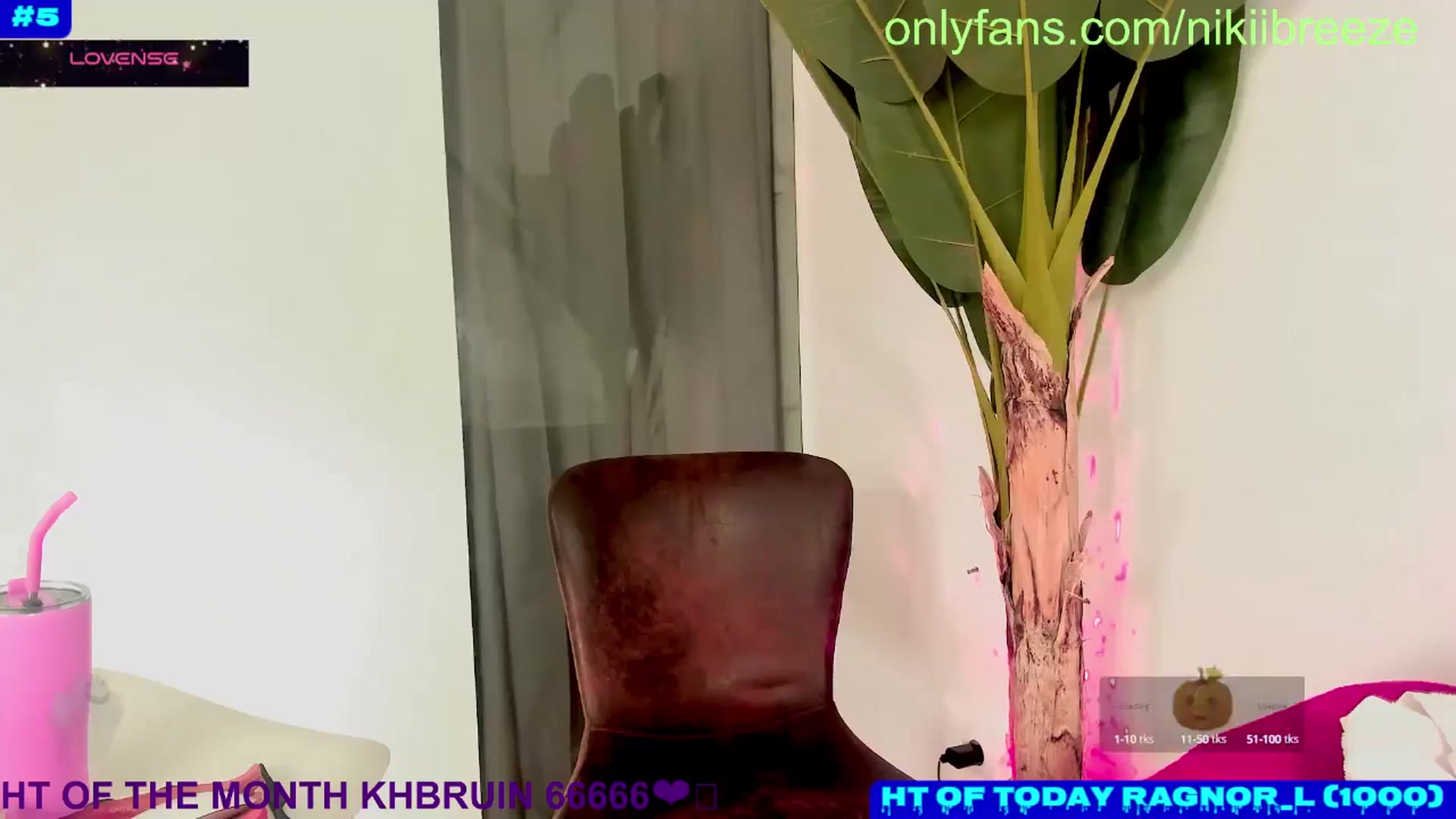 Gallery image thumbnail from Bday_N's myfreecams stream on, 10/24/2024, 24:06 image 18 of 20