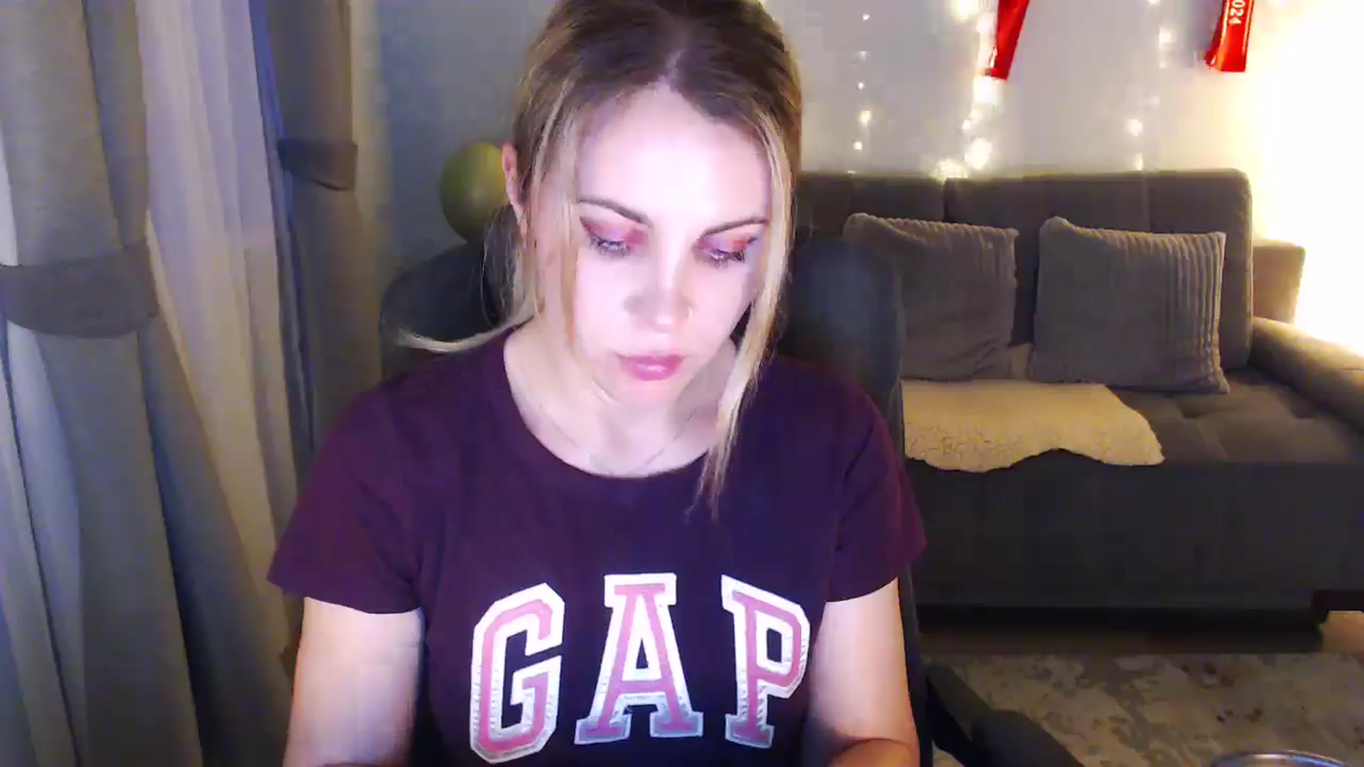 Gallery image thumbnail from Bday_Sici's myfreecams stream on, 07/06/2025, 19:50 image 17 of 20