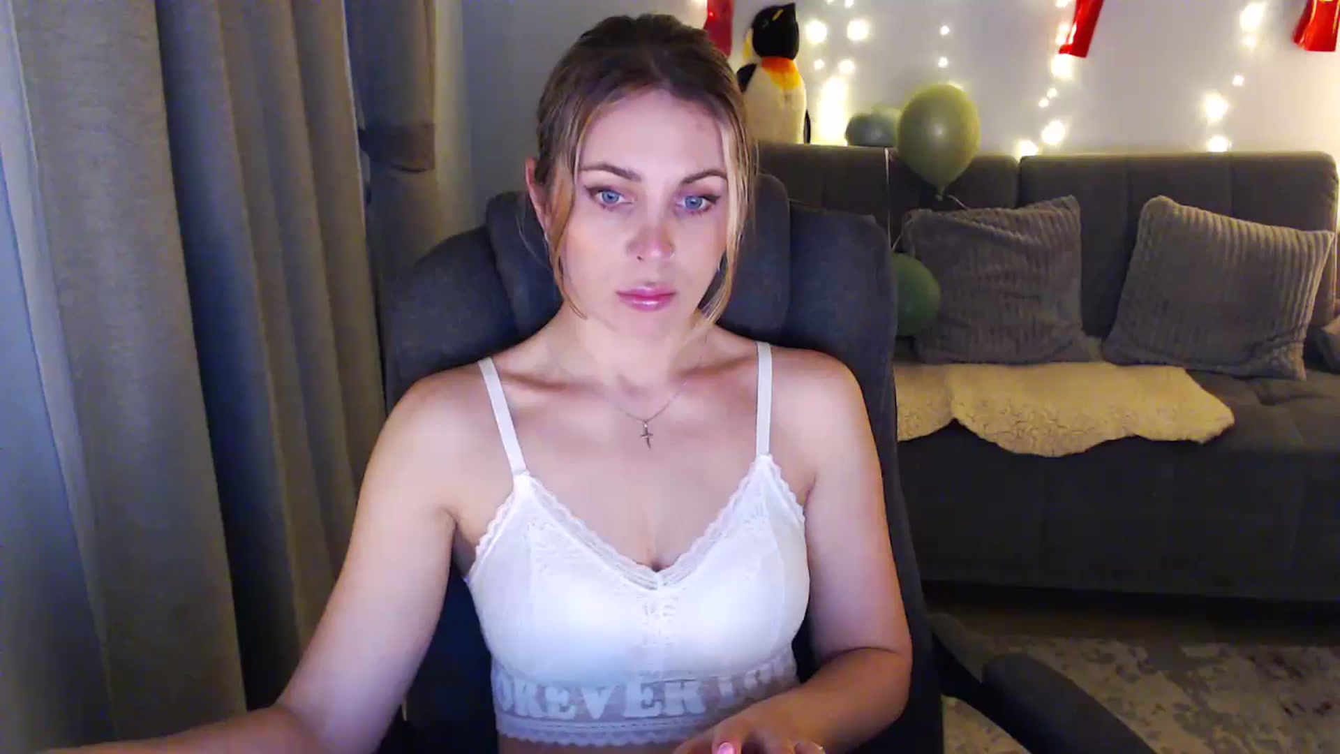 Gallery image thumbnail from Bday_Sici's myfreecams stream on, 07/10/2025, 20:49 image 3 of 20