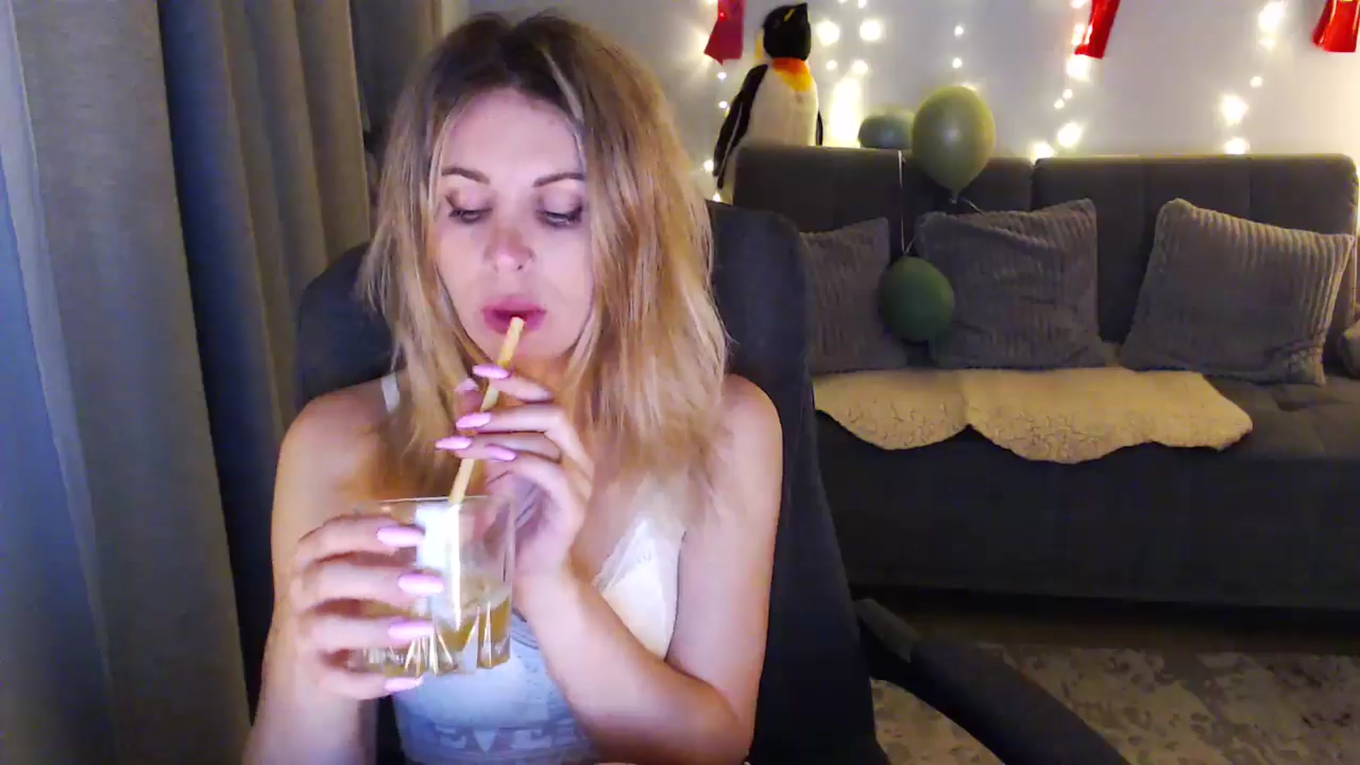 Gallery image thumbnail from Bday_Sici's myfreecams stream on, 07/10/2025, 20:49 image 15 of 20