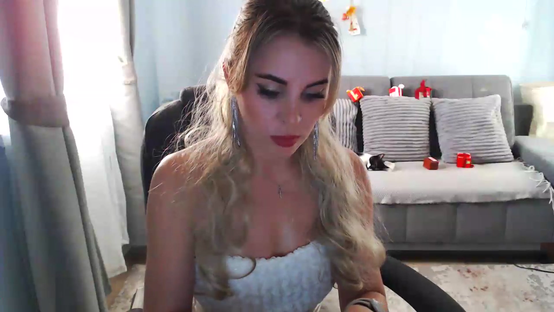 Gallery image thumbnail from Bday_Sicille's myfreecams stream on, 06/19/2026, 18:09 image 17 of 20