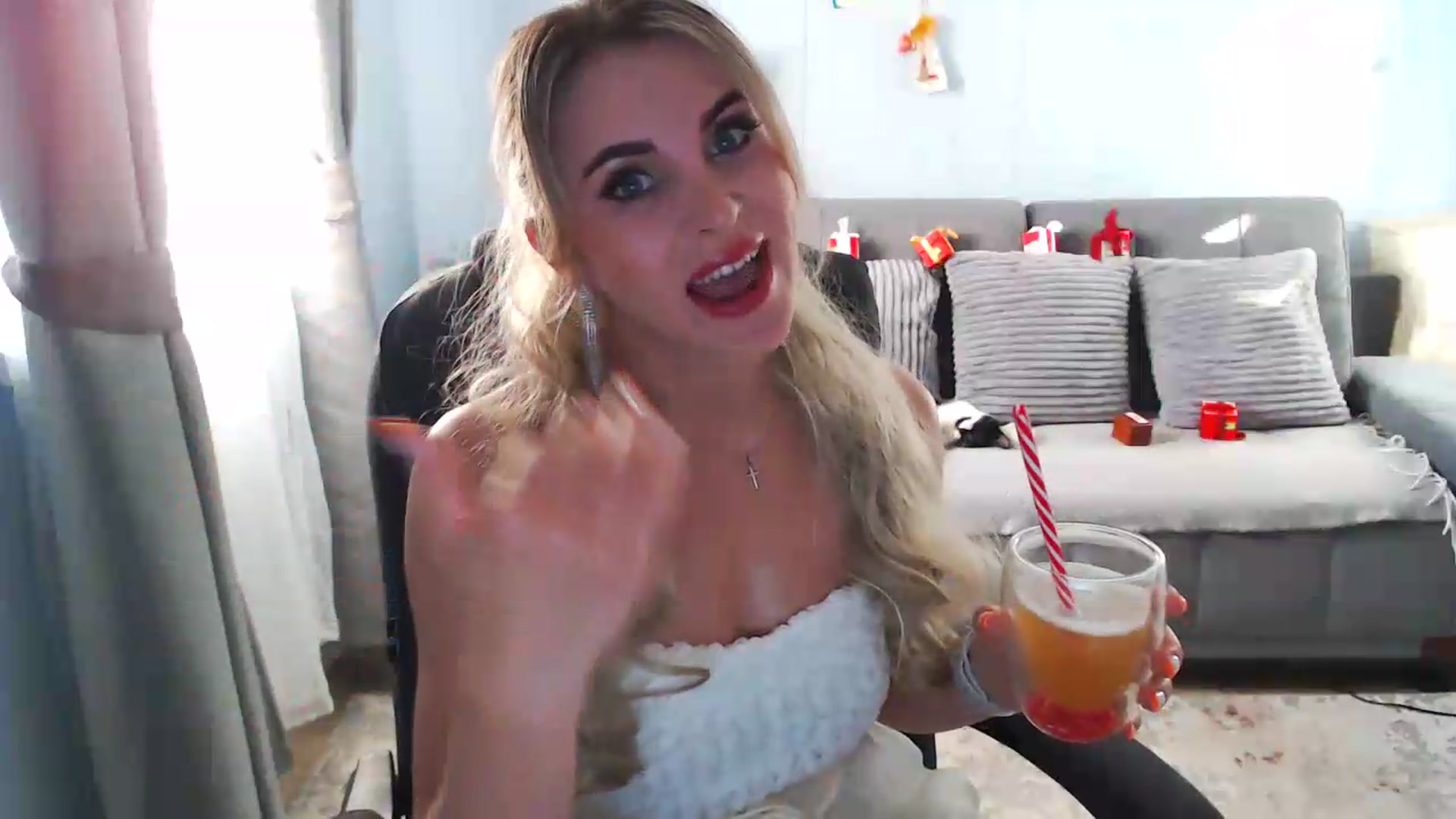 Gallery image thumbnail from Bday_Sicille's myfreecams stream on, 06/19/2026, 18:09 image 12 of 20