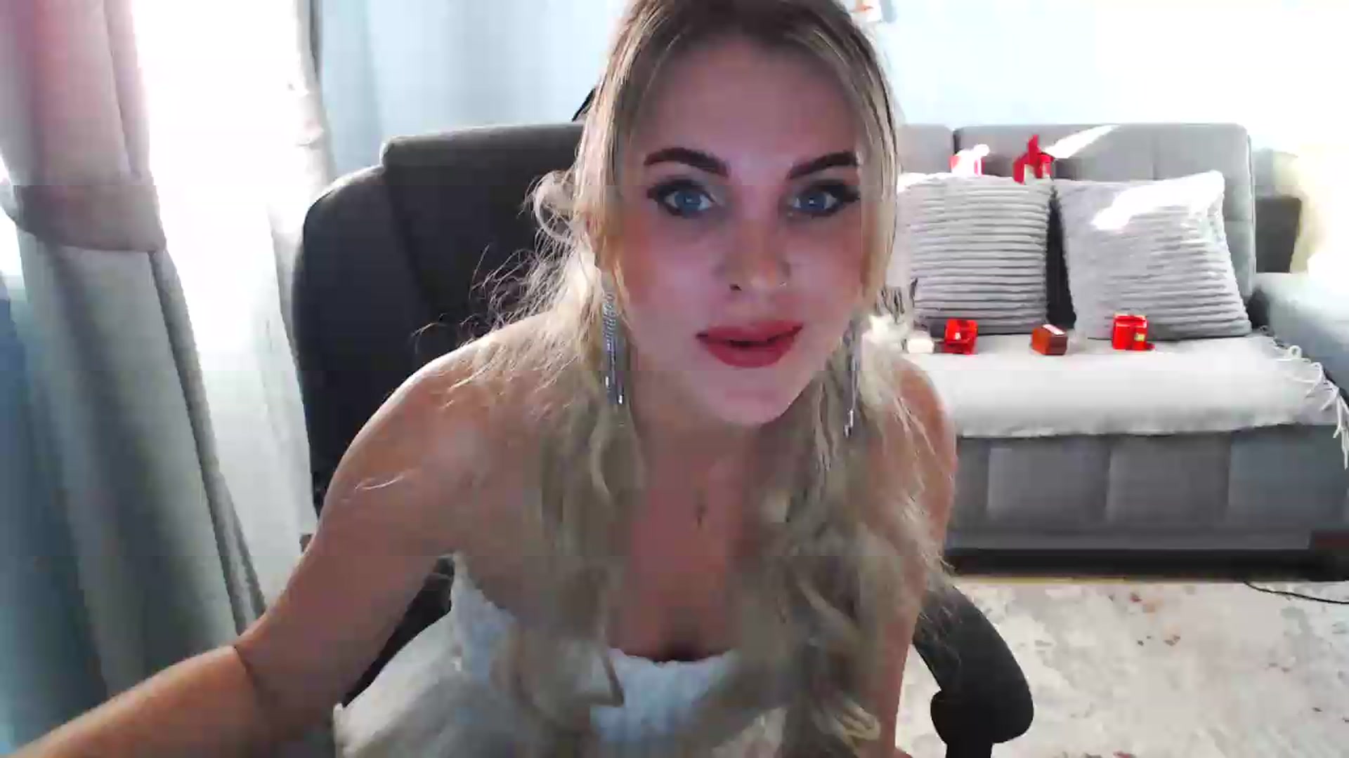 Gallery image thumbnail from Bday_Sicille's myfreecams stream on, 06/19/2026, 18:09 image 2 of 20
