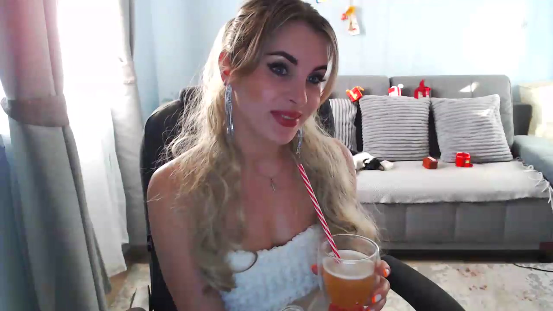 Gallery image thumbnail from Bday_Sicille's myfreecams stream on, 06/19/2026, 18:09 image 13 of 20