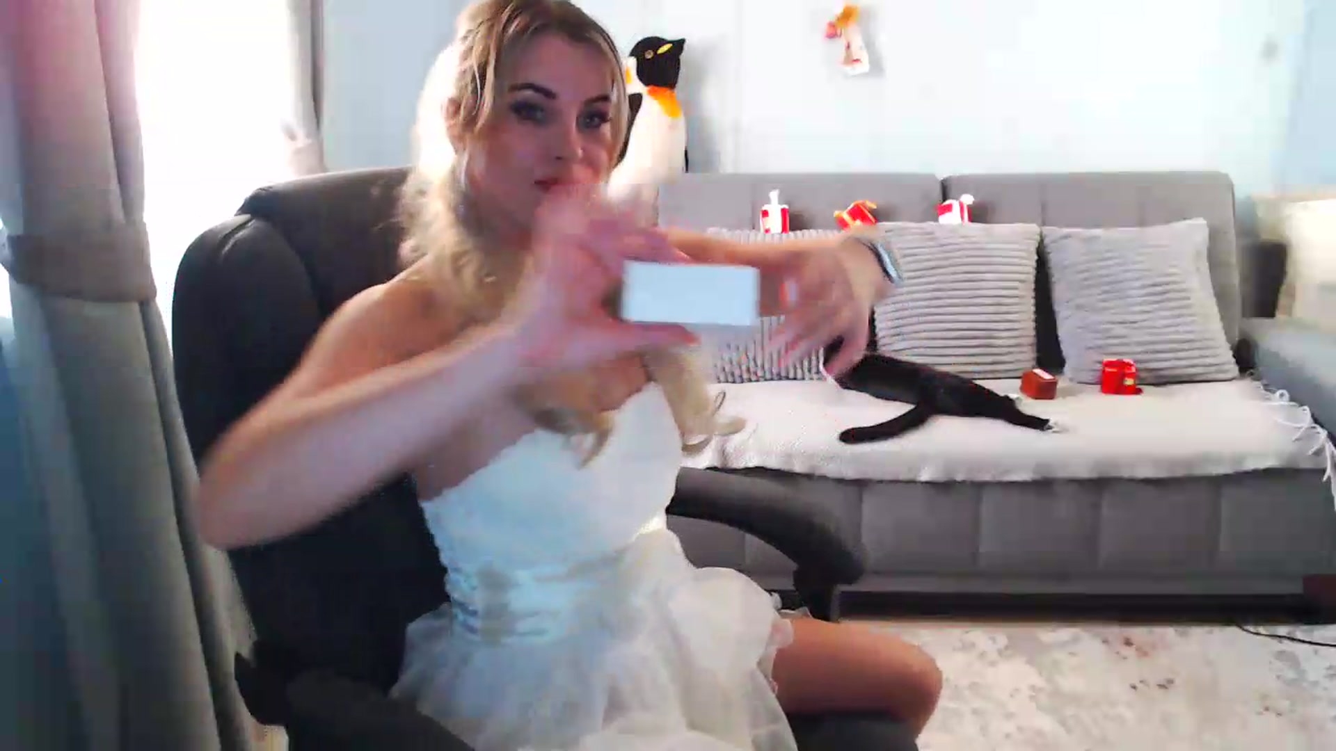 Gallery image thumbnail from Bday_Sicille's myfreecams stream on, 06/19/2026, 18:29 image 18 of 20