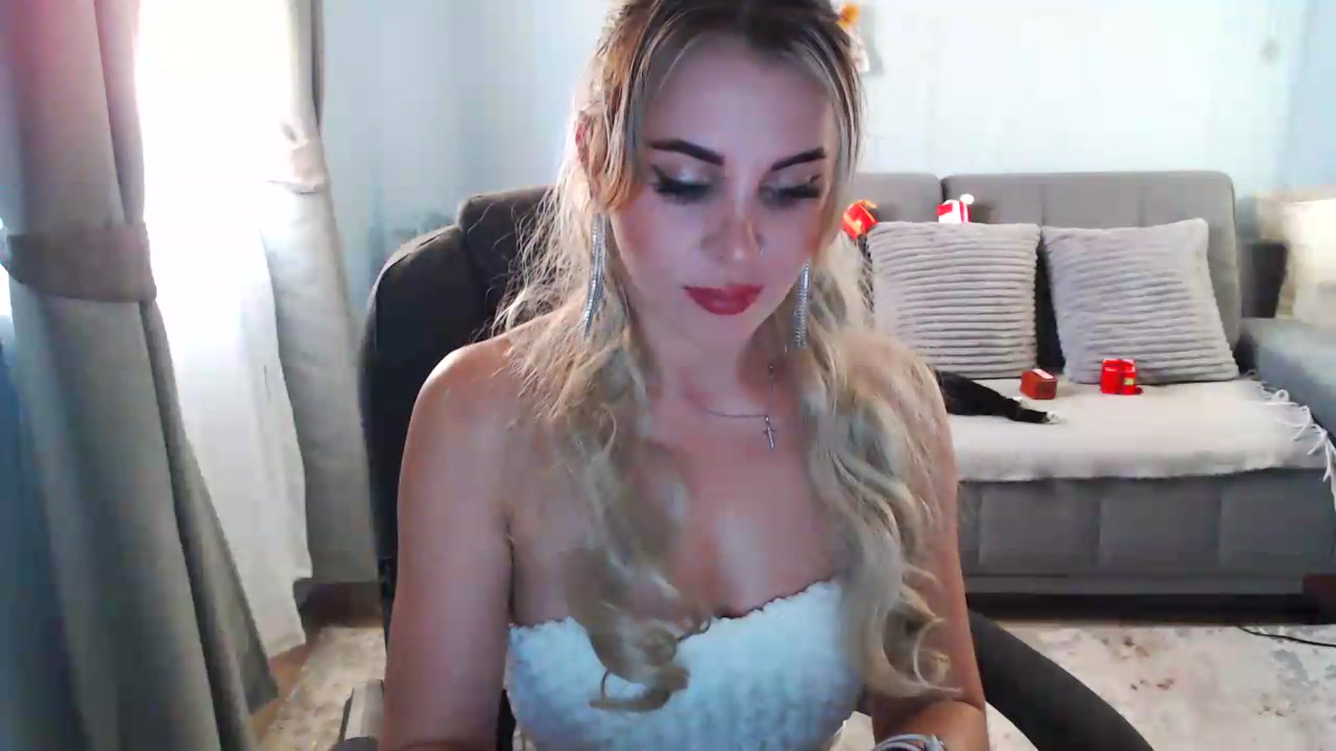 Gallery image thumbnail from Bday_Sicille's myfreecams stream on, 06/19/2026, 18:29 image 17 of 20