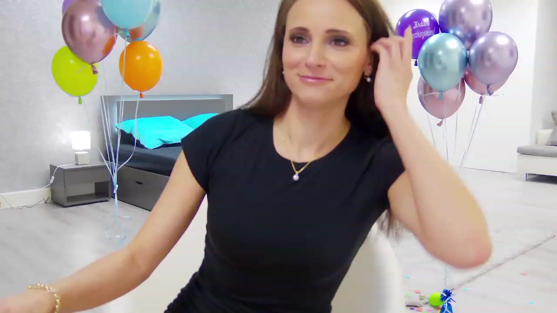 Gallery image thumbnail from Bday_Sisi's myfreecams stream on, 02/13/2024, 24:01 image 4 of 20