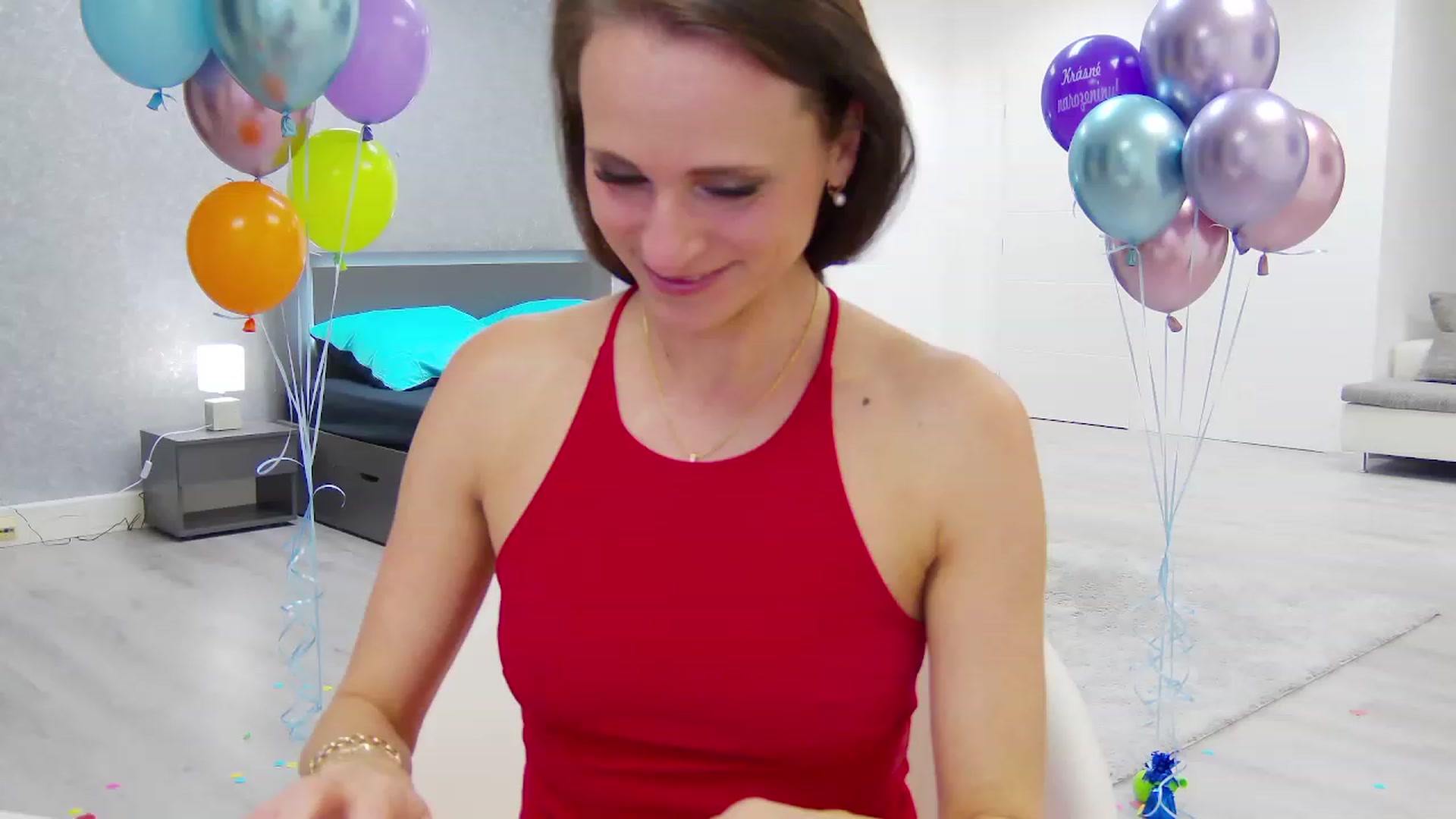 Gallery image thumbnail from Bday_Sisi's myfreecams stream on, 02/13/2024, 24:01 image 17 of 20