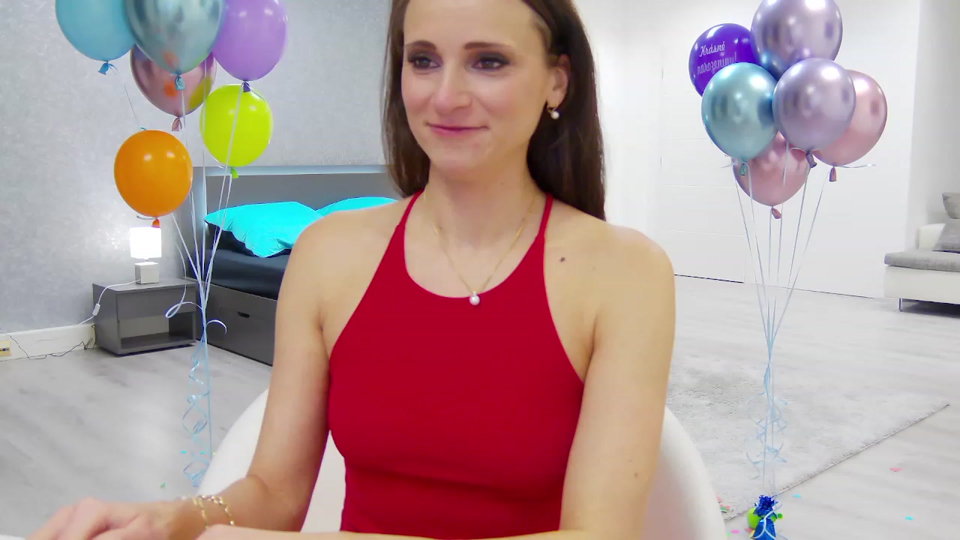 Gallery image thumbnail from Bday_Sisi's myfreecams stream on, 02/13/2024, 24:01 image 18 of 20